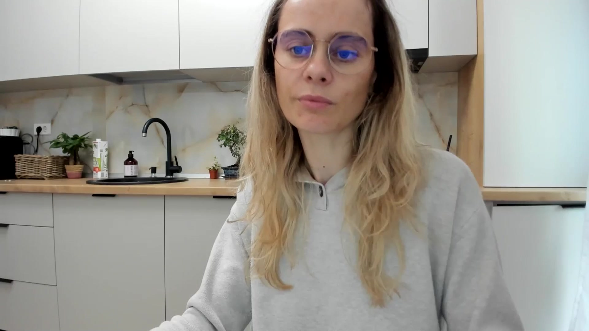 Gallery image thumbnail from DebbyPaige's myfreecams stream on, 11/27/2024, 13:32 image 15 of 20