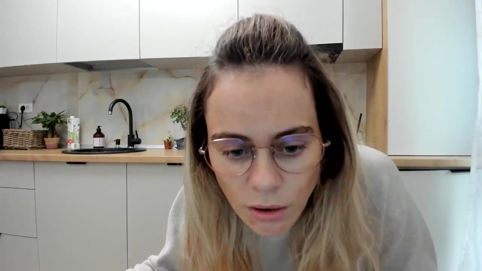 Gallery image thumbnail from DebbyPaige's myfreecams stream on, 11/27/2024, 13:32 image 17 of 20