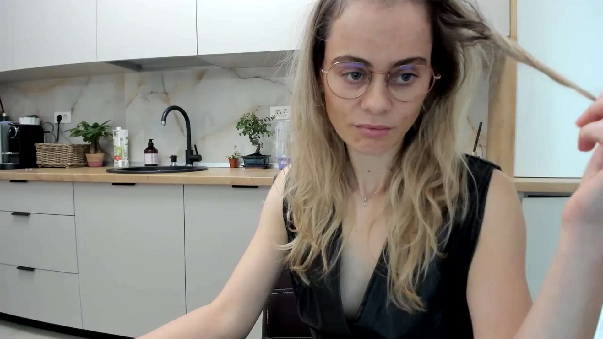 Gallery image thumbnail from DebbyPaige's myfreecams stream on, 11/27/2024, 13:32 image 4 of 20