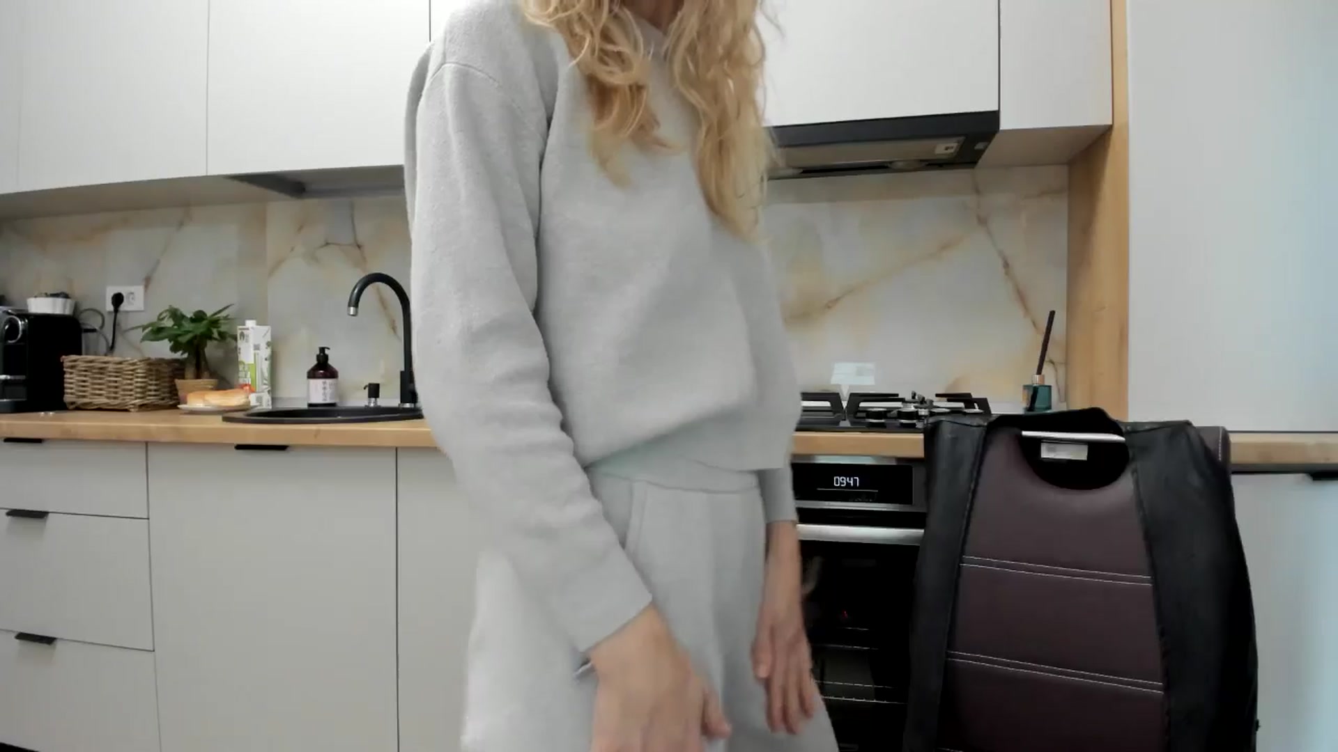 Gallery image thumbnail from DebbyPaige's myfreecams stream on, 11/27/2024, 14:13 image 13 of 20