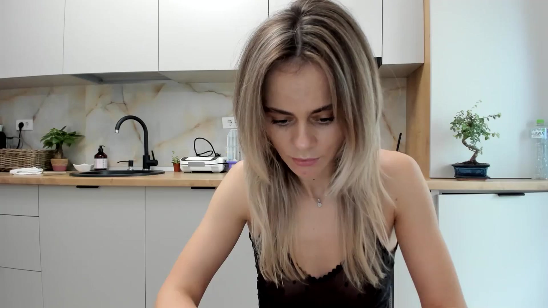 Gallery image thumbnail from DebbyPaige's myfreecams stream on, 11/29/2024, 10:15 image 2 of 20