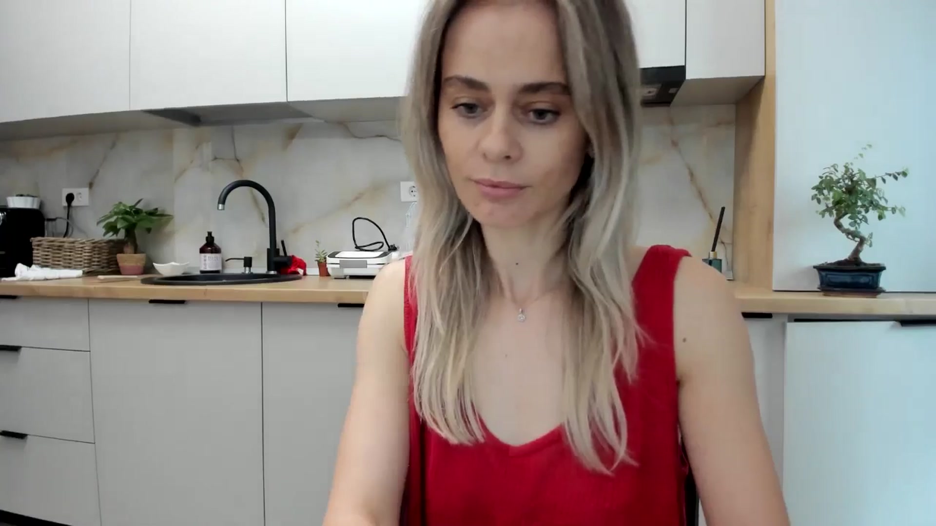 Gallery image thumbnail from DebbyPaige's myfreecams stream on, 11/29/2024, 11:53 image 18 of 20