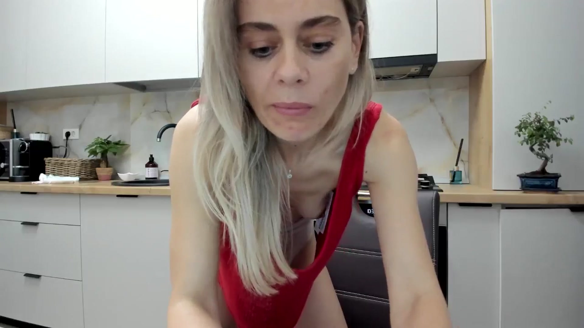 Gallery image thumbnail from DebbyPaige's myfreecams stream on, 11/29/2024, 15:03 image 7 of 20