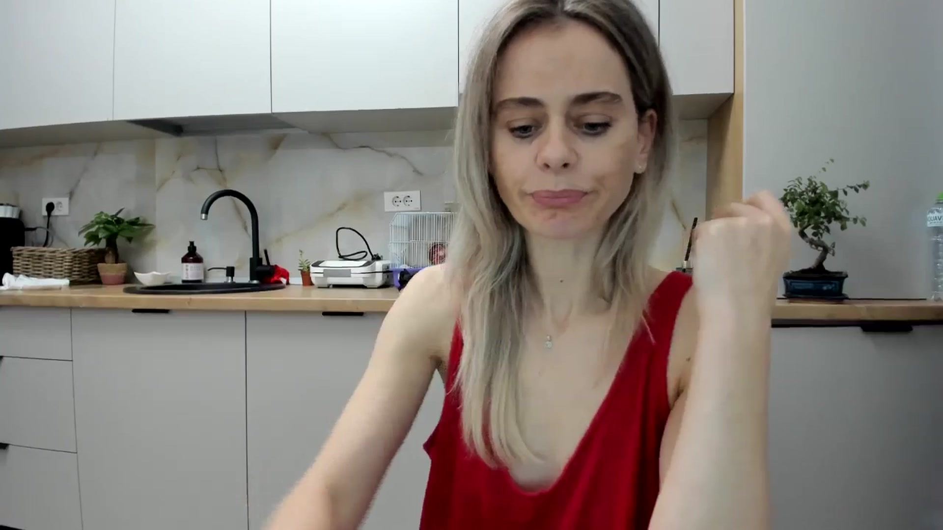 Gallery image thumbnail from DebbyPaige's myfreecams stream on, 11/29/2024, 15:03 image 9 of 20