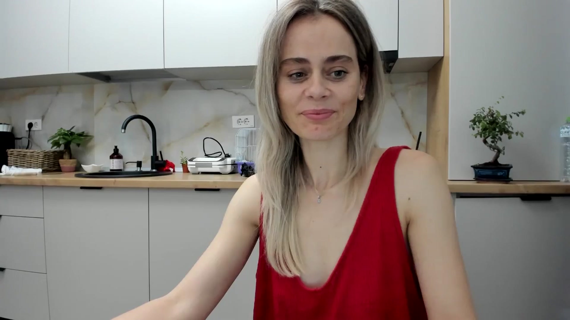 Gallery image thumbnail from DebbyPaige's myfreecams stream on, 11/29/2024, 15:03 image 13 of 20