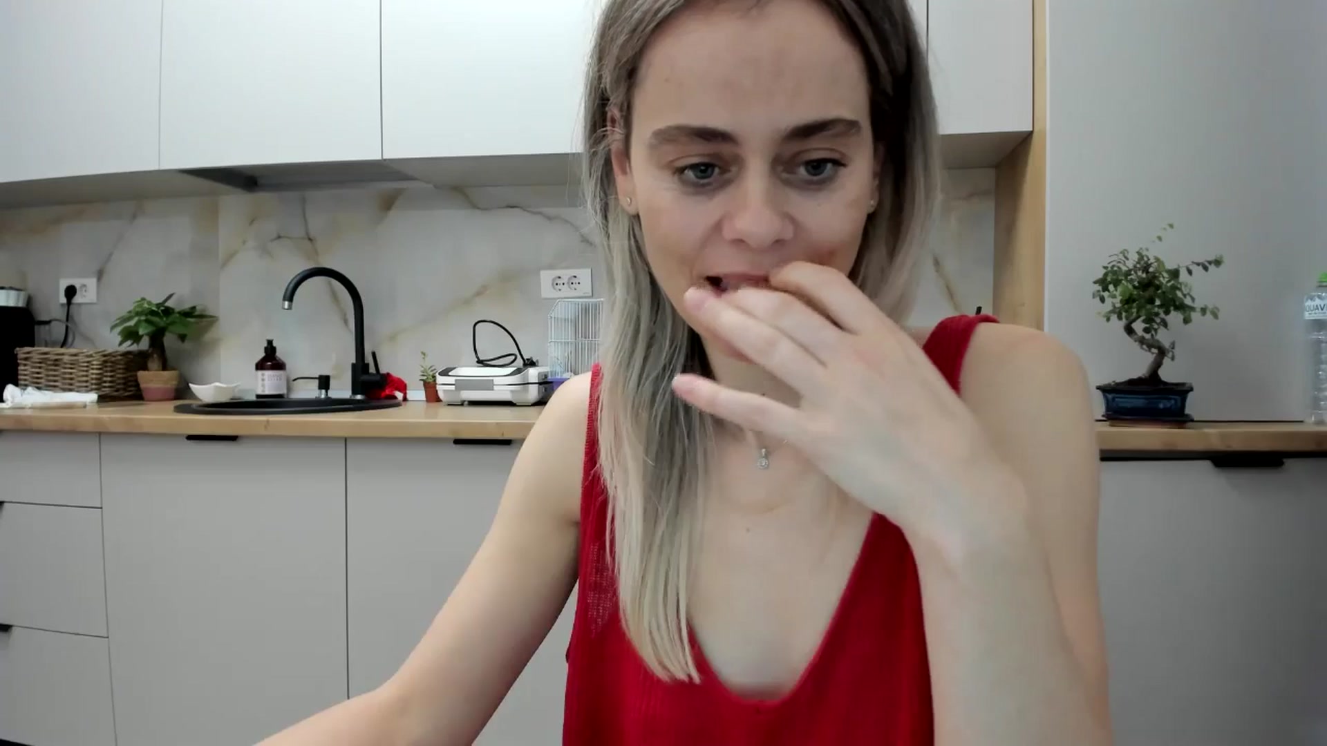 Gallery image thumbnail from DebbyPaige's myfreecams stream on, 11/29/2024, 15:03 image 20 of 20