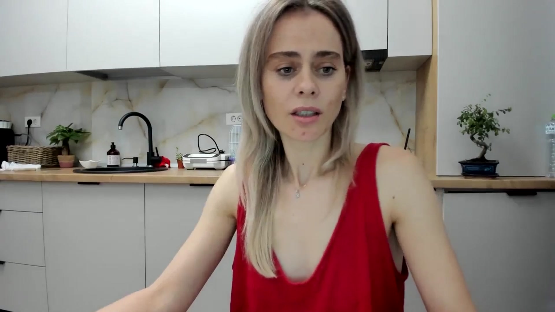 Gallery image thumbnail from DebbyPaige's myfreecams stream on, 11/29/2024, 15:03 image 10 of 20