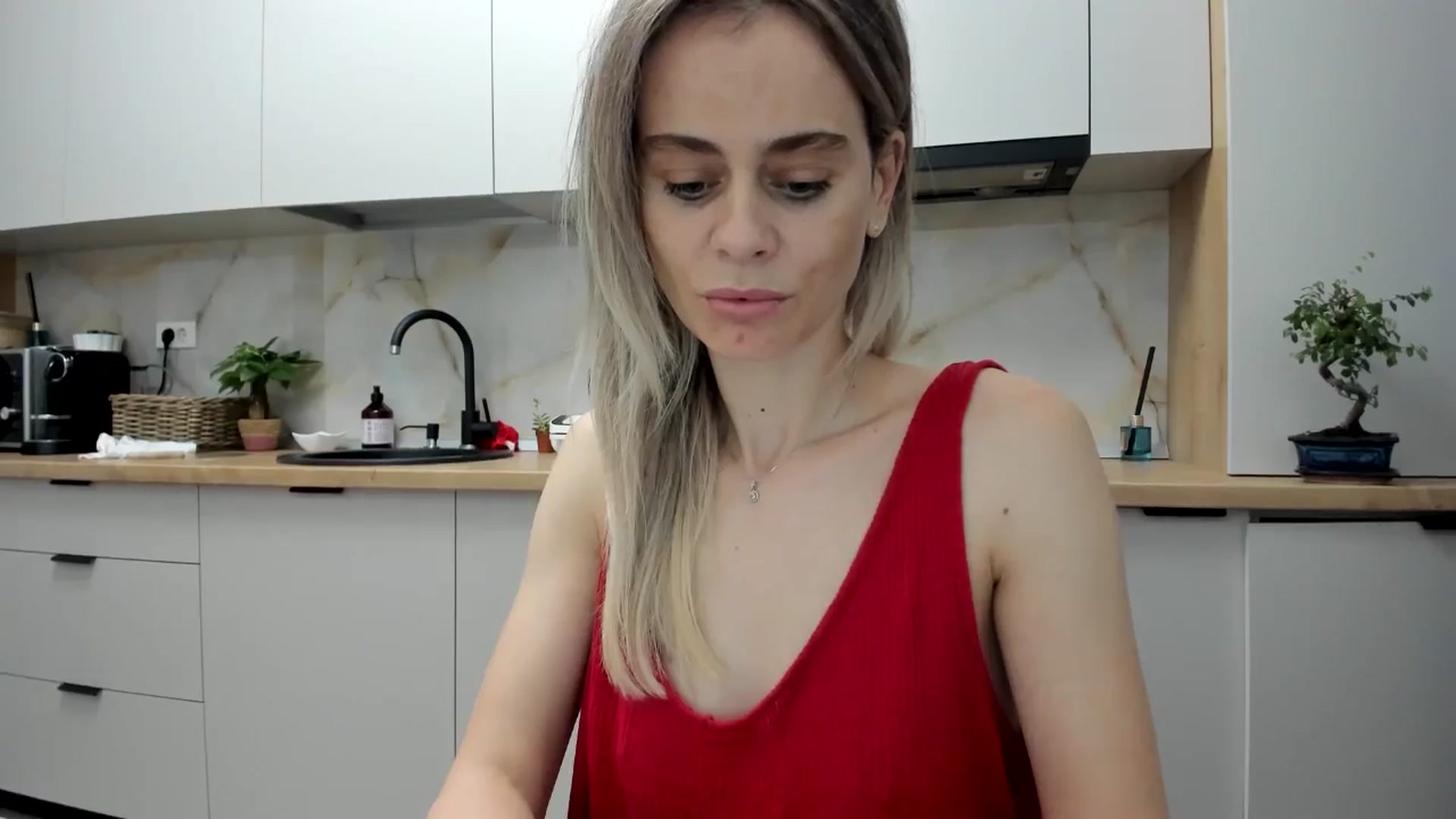 Gallery image thumbnail from DebbyPaige's myfreecams stream on, 11/29/2024, 15:03 image 6 of 20