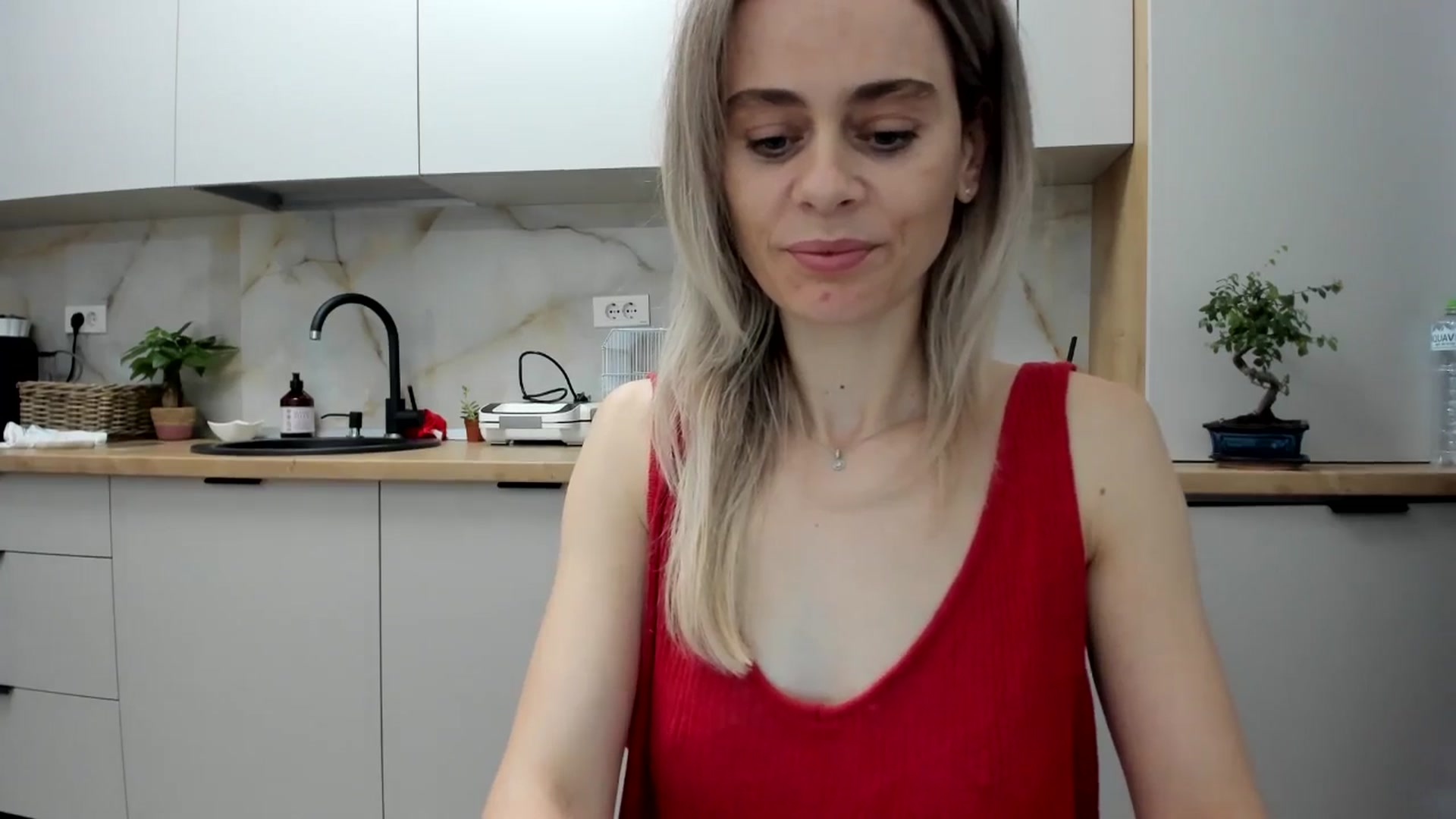 Gallery image thumbnail from DebbyPaige's myfreecams stream on, 11/29/2024, 15:03 image 17 of 20