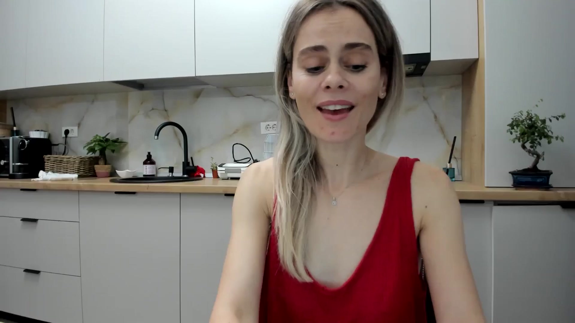 Gallery image thumbnail from DebbyPaige's myfreecams stream on, 11/29/2024, 15:03 image 4 of 20