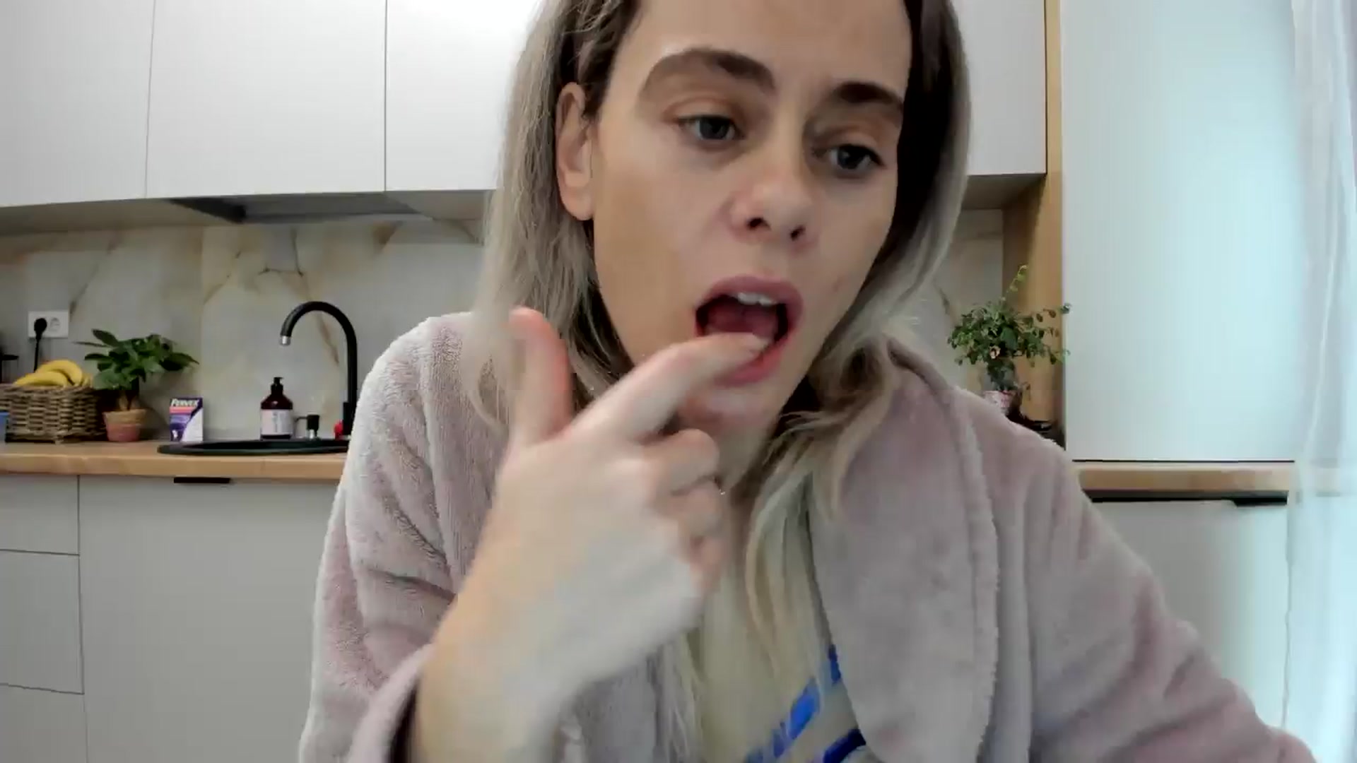 Gallery image thumbnail from DebbyPaige's myfreecams stream on, 12/03/2024, 09:17 image 13 of 20