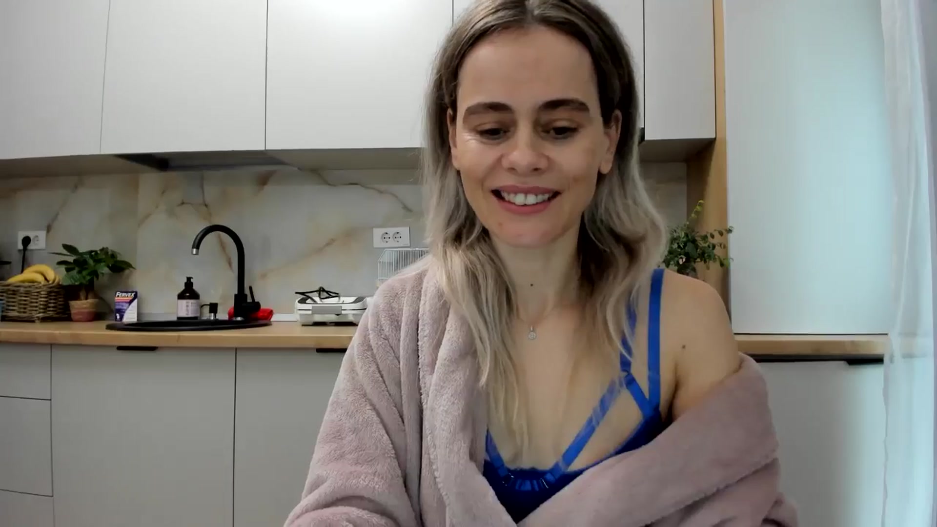 Gallery image thumbnail from DebbyPaige's myfreecams stream on, 12/03/2024, 09:17 image 2 of 20