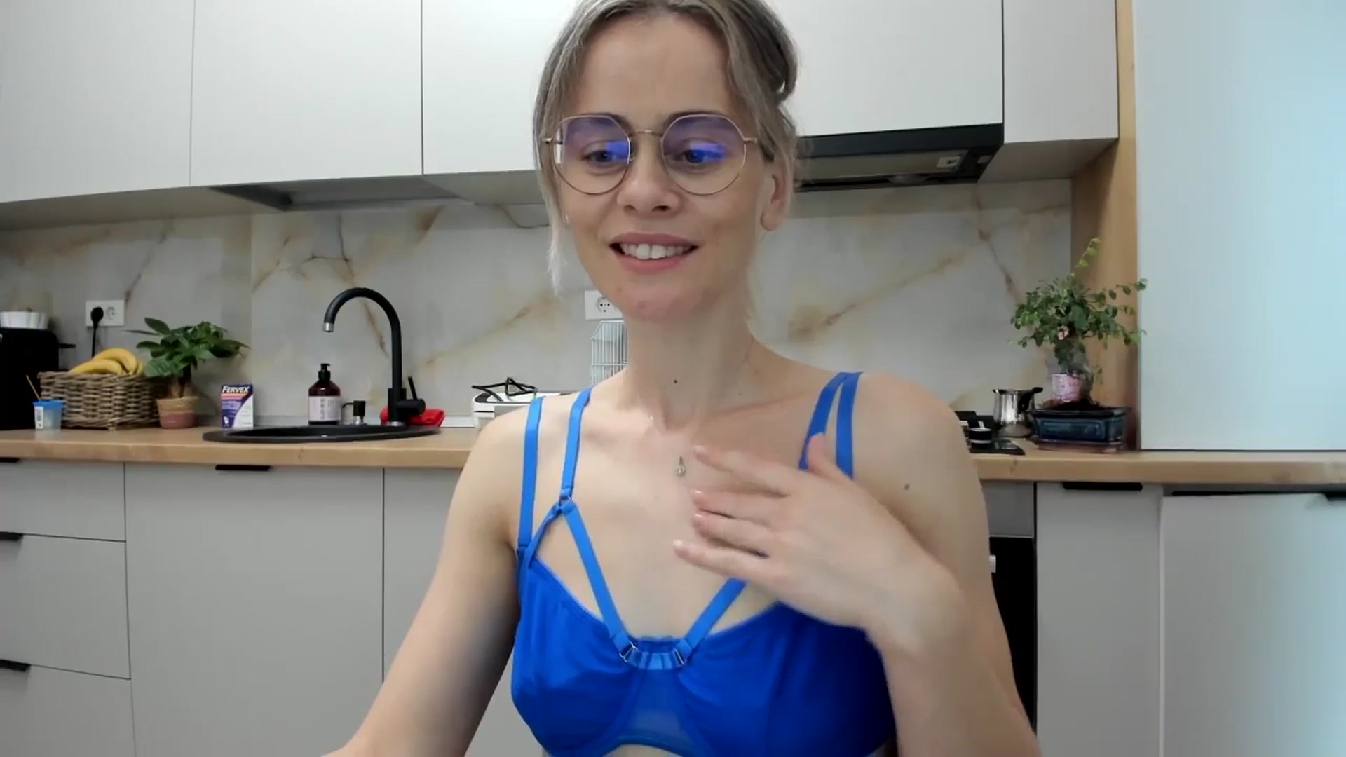Gallery image thumbnail from DebbyPaige's myfreecams stream on, 12/03/2024, 12:40 image 16 of 20