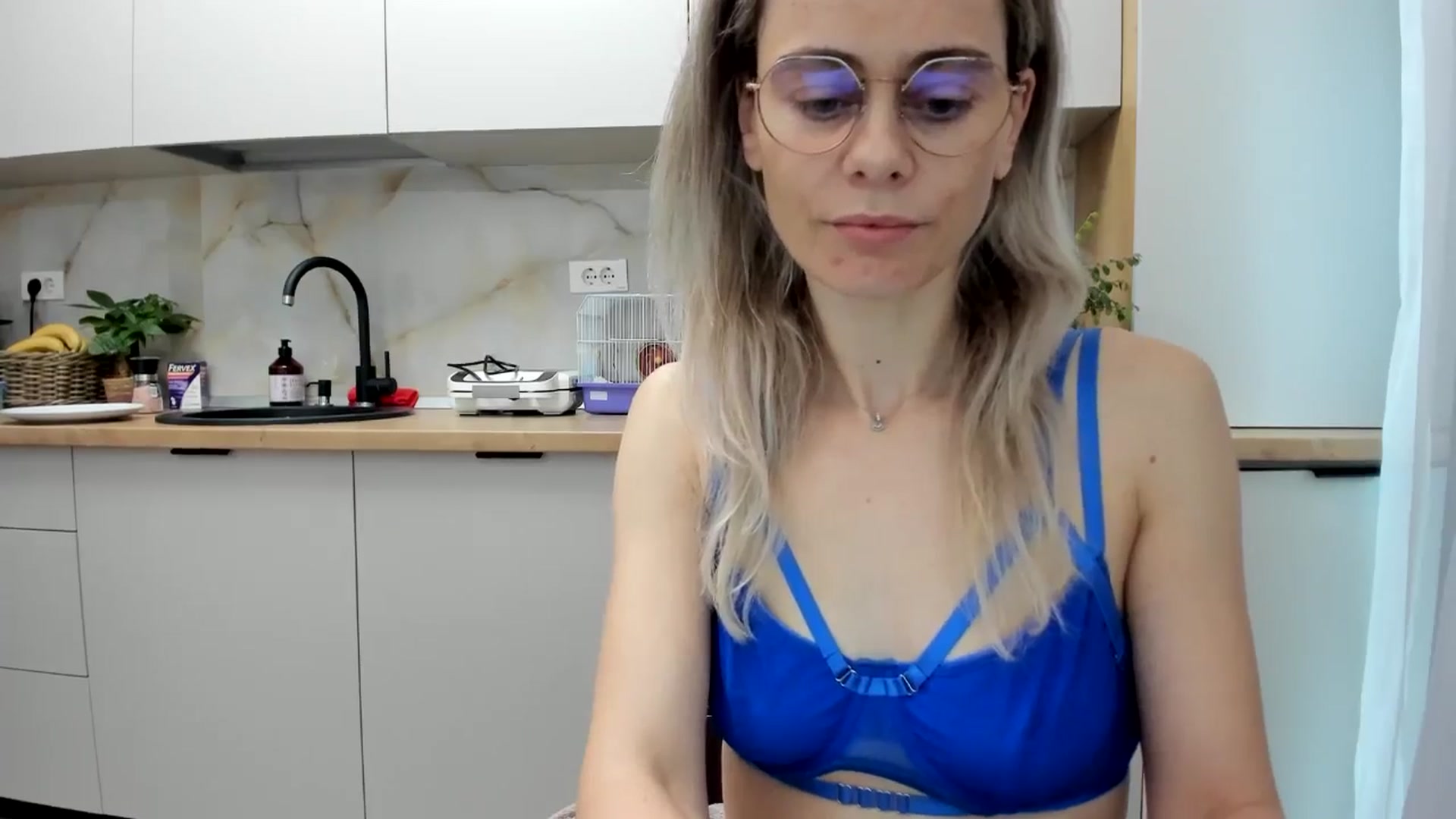 Gallery image thumbnail from DebbyPaige's myfreecams stream on, 12/03/2024, 13:25 image 10 of 20