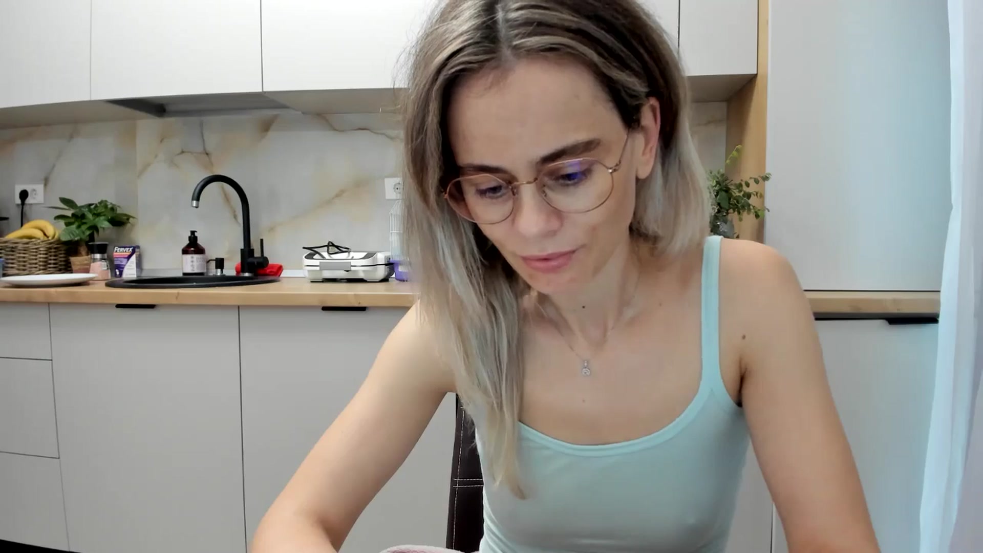 Gallery image thumbnail from DebbyPaige's myfreecams stream on, 12/03/2024, 15:00 image 2 of 20