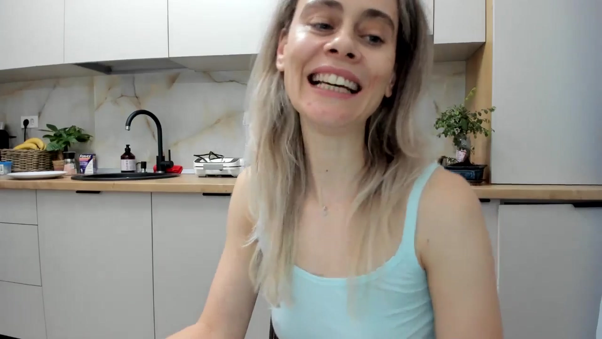 Gallery image thumbnail from DebbyPaige's myfreecams stream on, 12/03/2024, 15:00 image 13 of 20