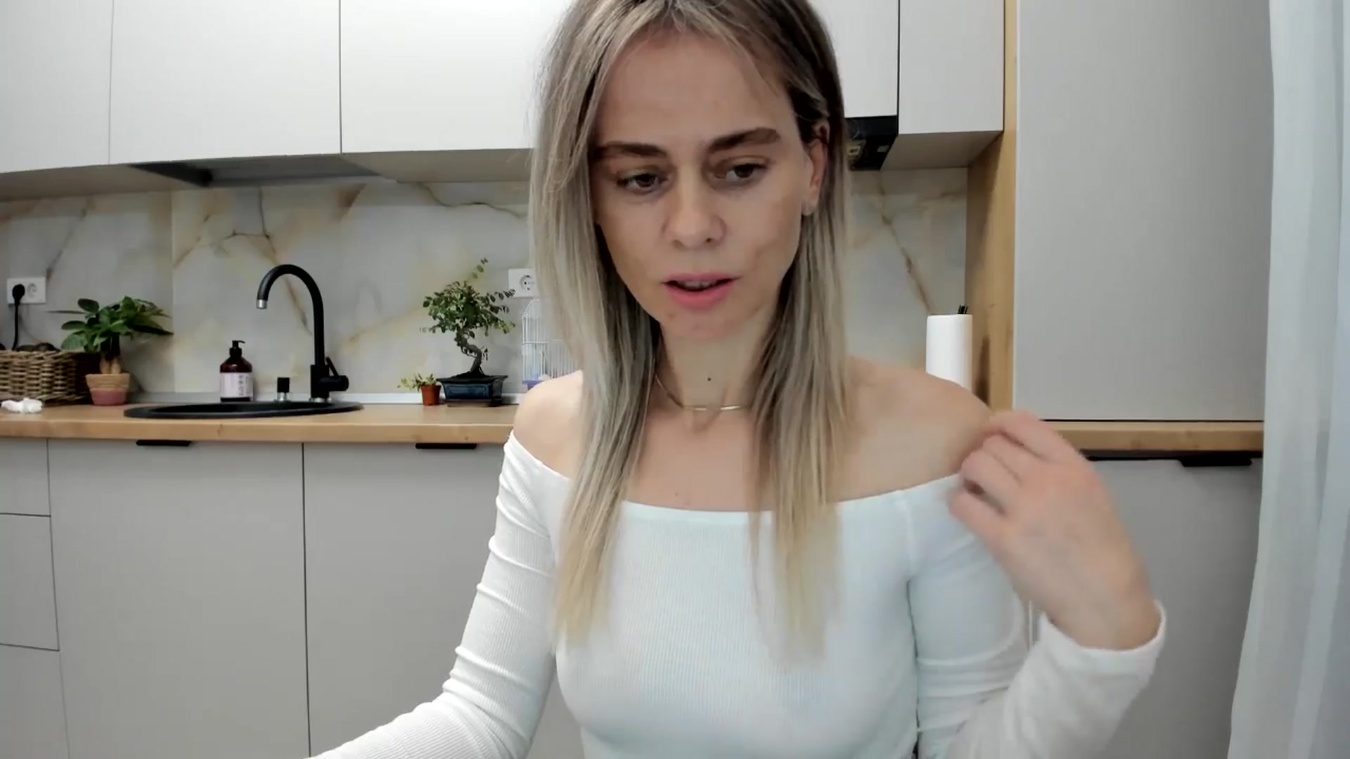 Gallery image thumbnail from DebbyPaige's myfreecams stream on, 12/06/2024, 15:30 image 13 of 20
