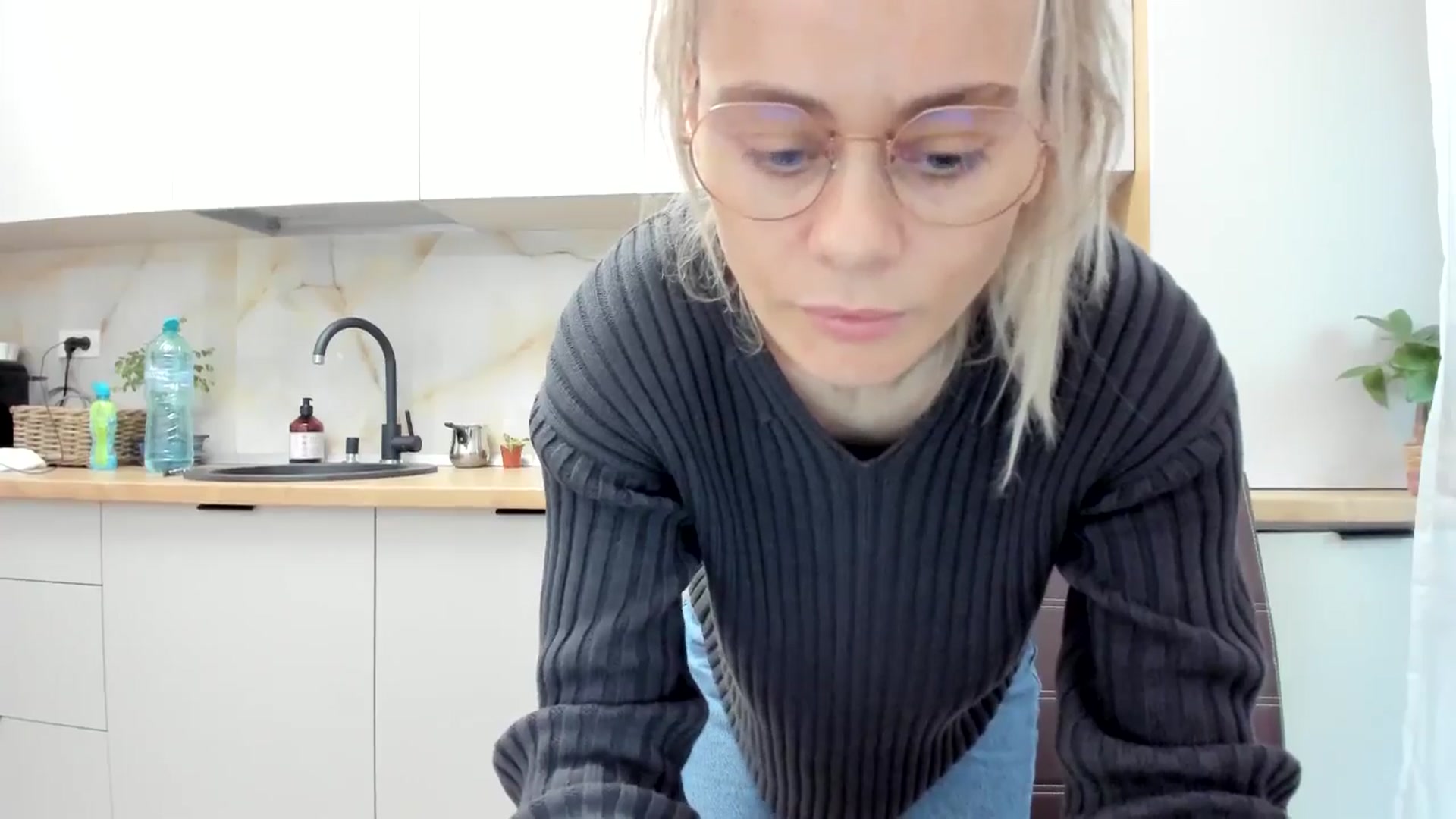 Gallery image thumbnail from DebbyPaige's myfreecams stream on, 12/09/2024, 13:23 image 5 of 20