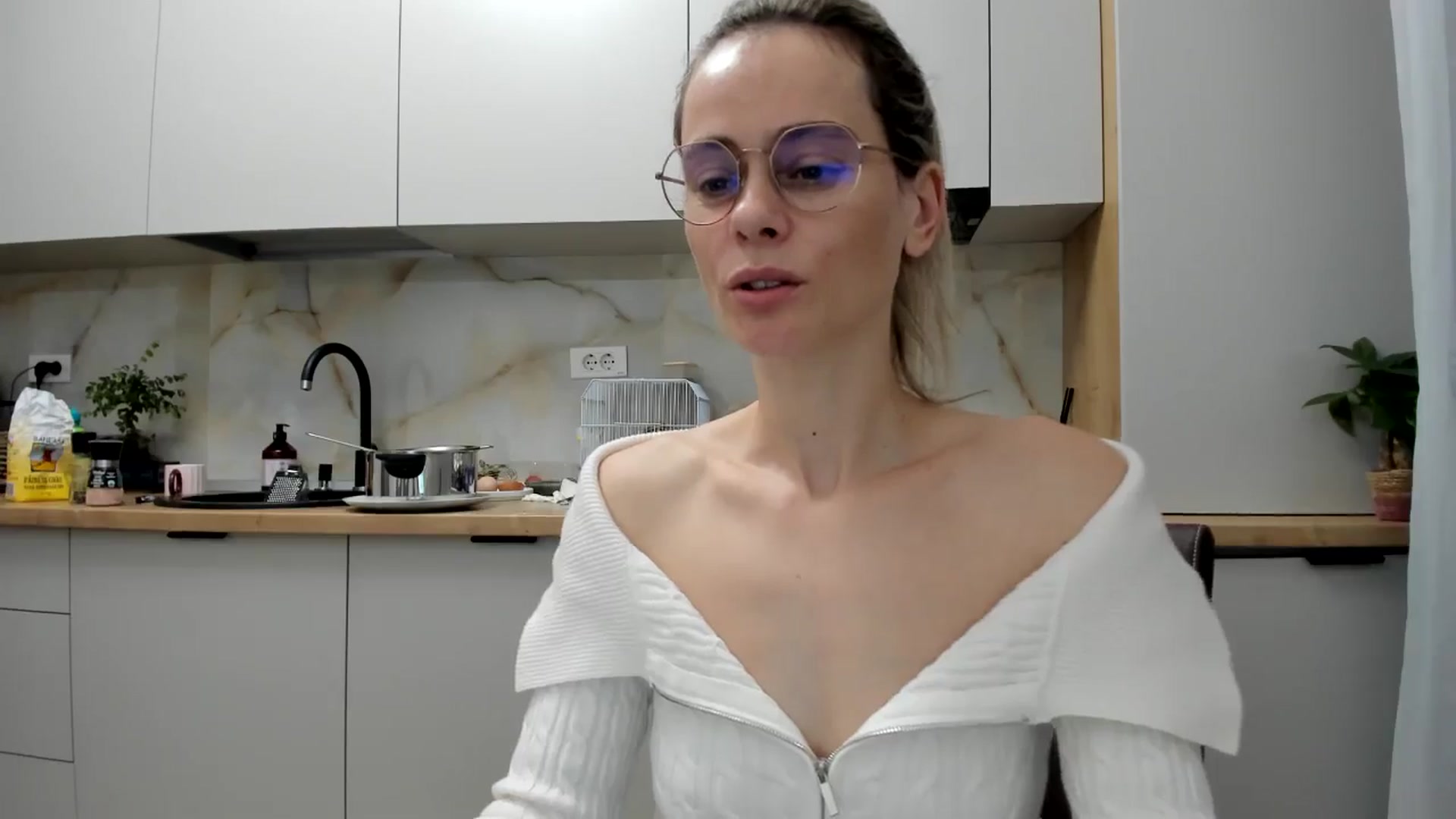 Gallery image thumbnail from DebbyPaige's myfreecams stream on, 12/09/2024, 14:44 image 20 of 20