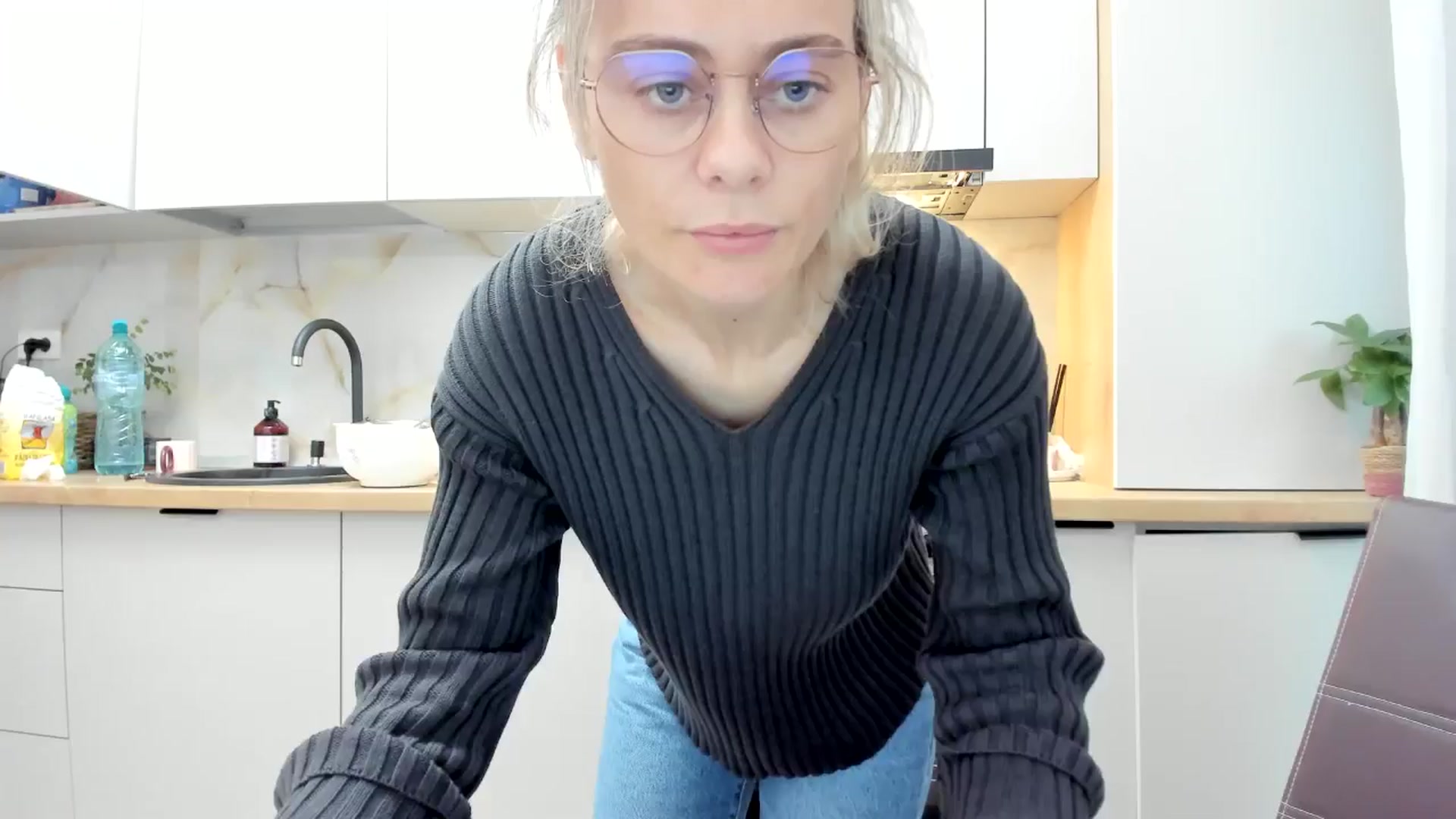 Gallery image thumbnail from DebbyPaige's myfreecams stream on, 12/09/2024, 14:44 image 3 of 20