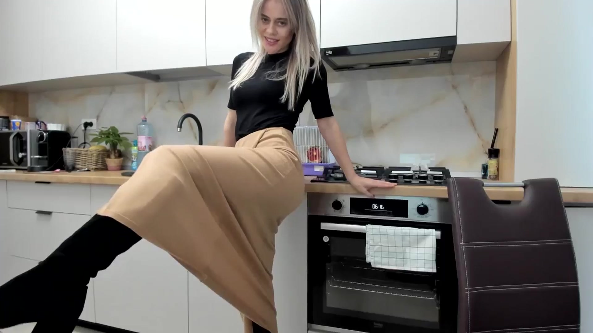Gallery image thumbnail from DebbyPaige's myfreecams stream on, 12/10/2024, 11:31 image 4 of 20