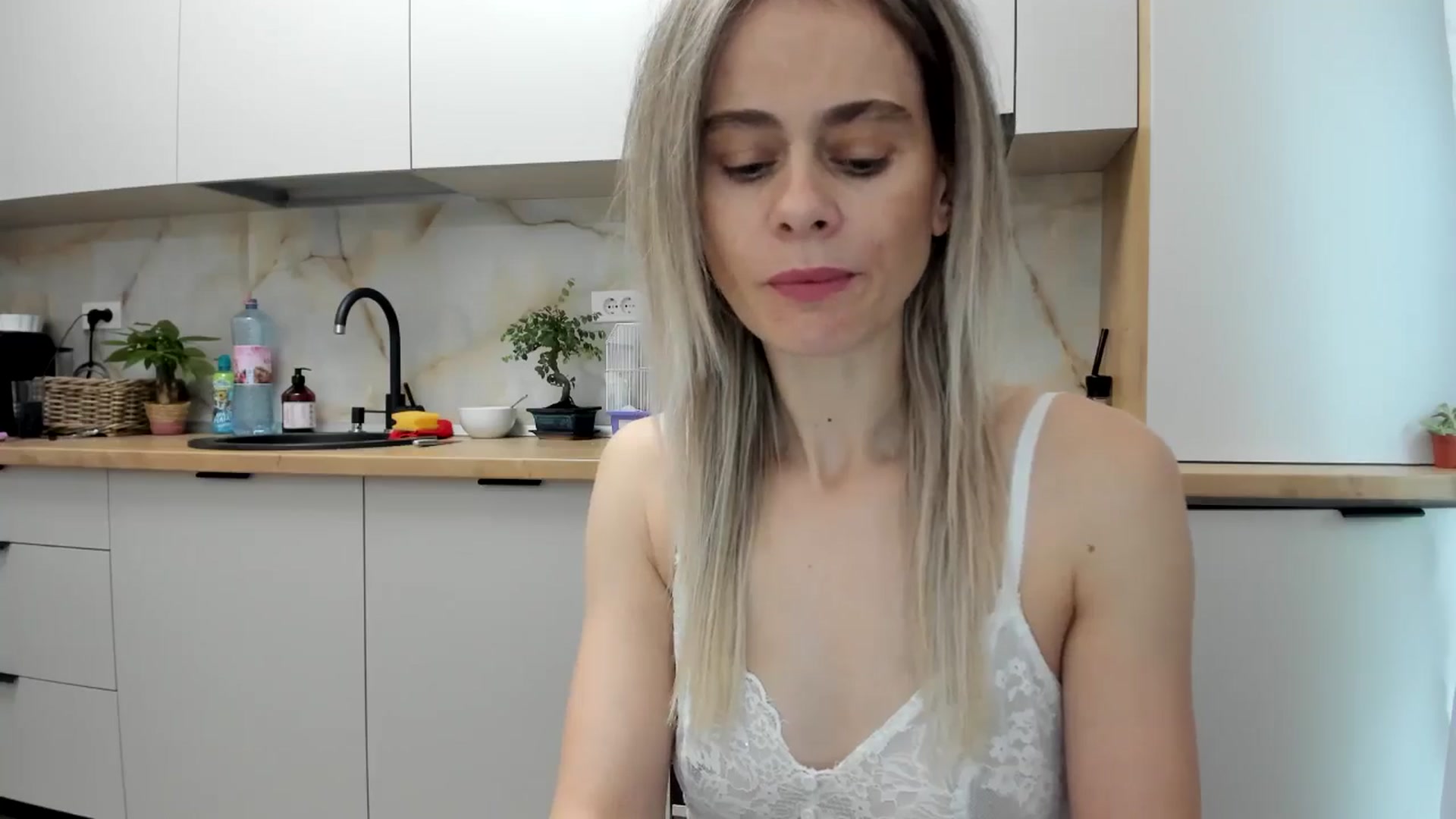 Gallery image thumbnail from DebbyPaige's myfreecams stream on, 12/10/2024, 12:45 image 9 of 20