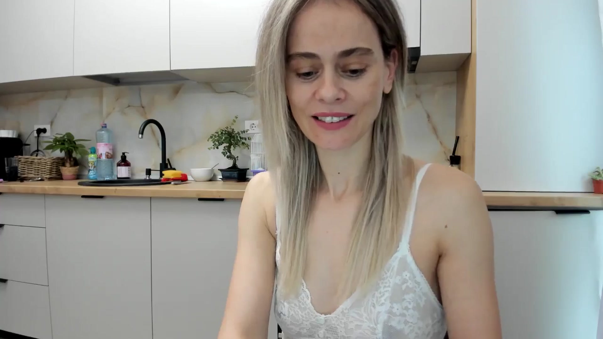Gallery image thumbnail from DebbyPaige's myfreecams stream on, 12/10/2024, 12:45 image 7 of 20