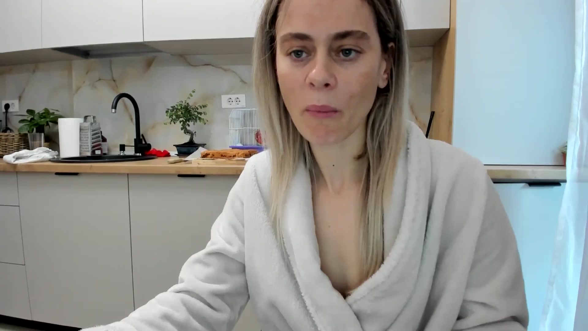 Gallery image thumbnail from DebbyPaige's myfreecams stream on, 12/11/2024, 13:43 image 14 of 20