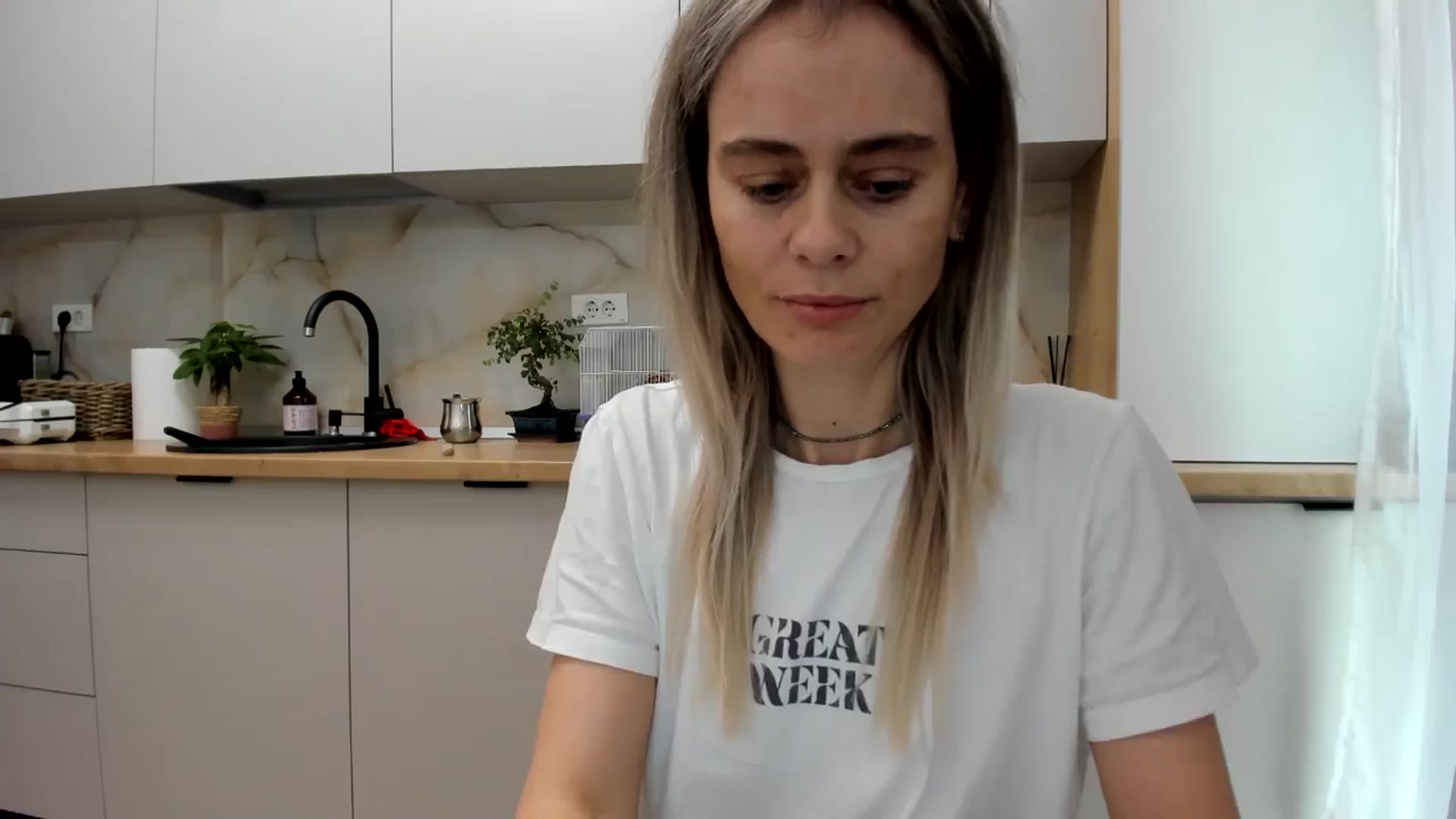 Gallery image thumbnail from DebbyPaige's myfreecams stream on, 12/12/2024, 13:29 image 5 of 20