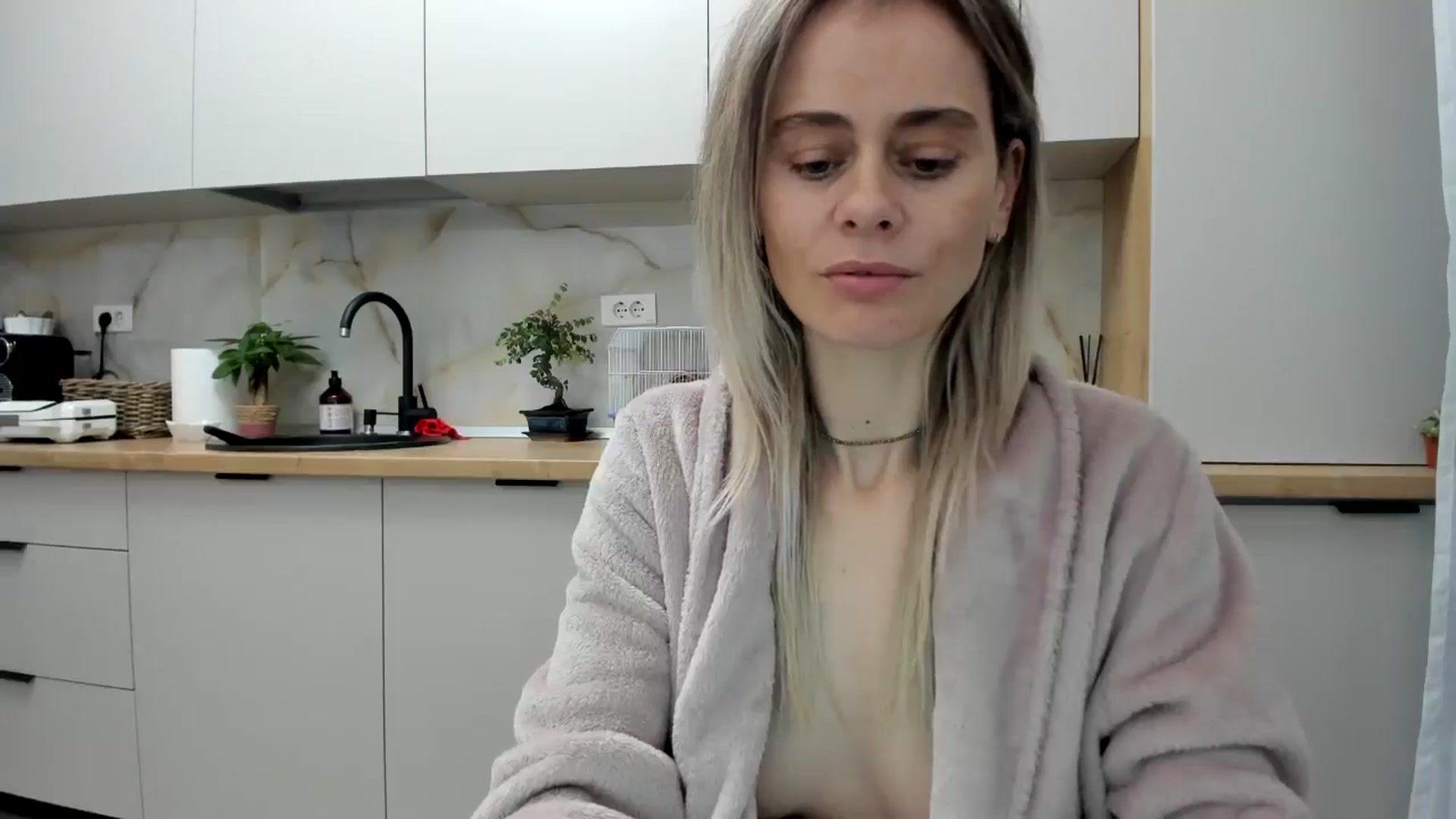 Gallery image thumbnail from DebbyPaige's myfreecams stream on, 12/12/2024, 14:44 image 20 of 20