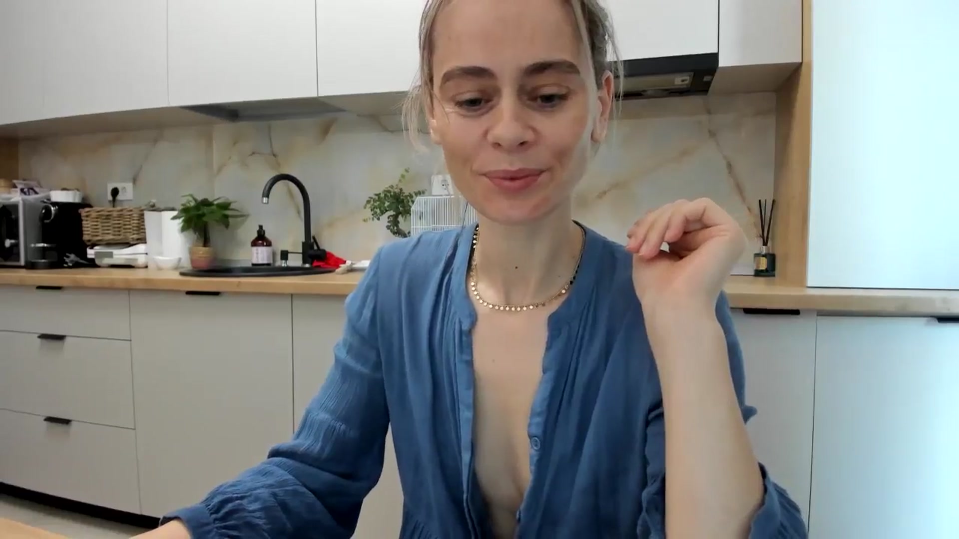 Gallery image thumbnail from DebbyPaige's myfreecams stream on, 12/13/2024, 11:34 image 18 of 20