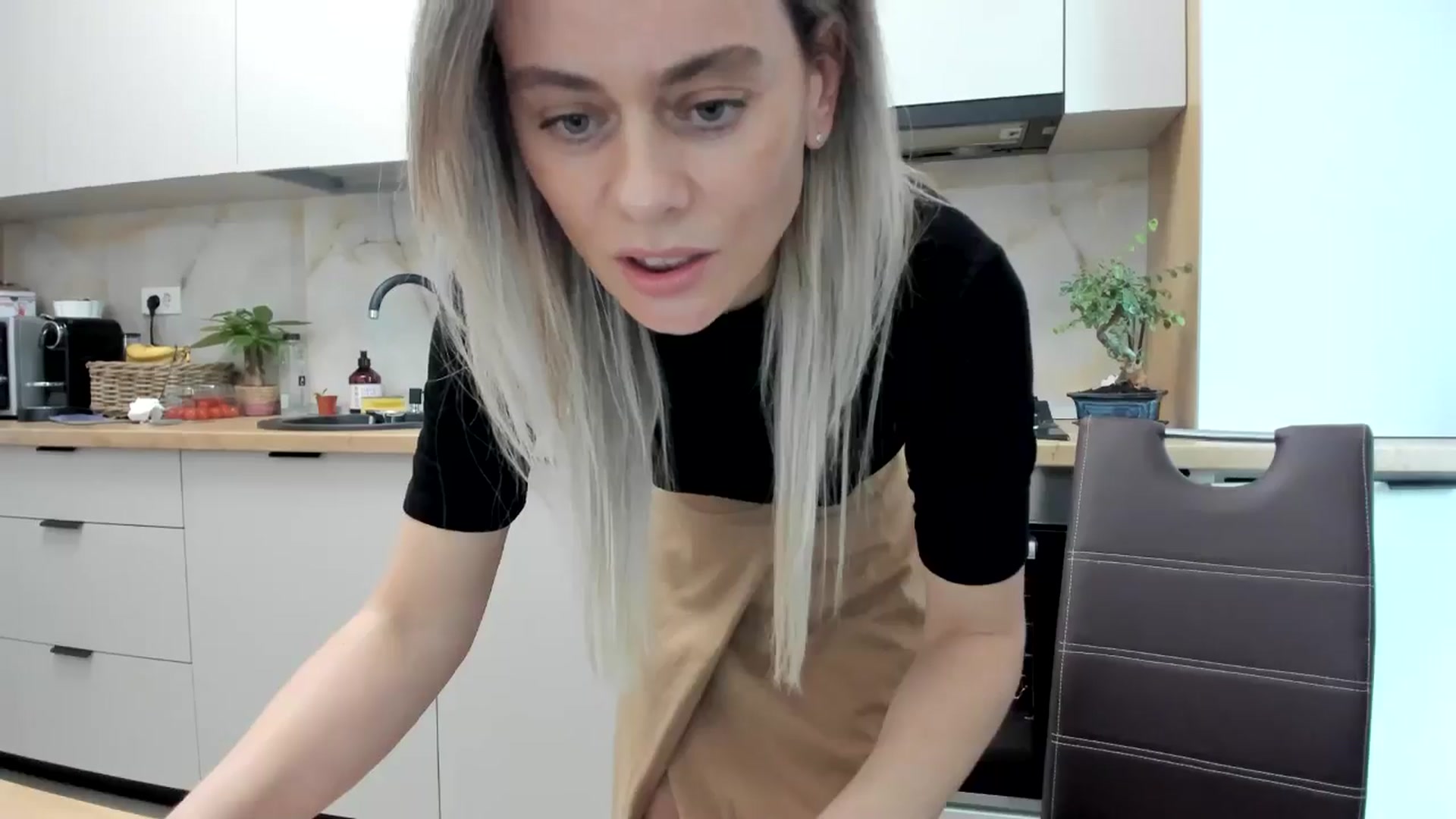 Gallery image thumbnail from DebbyPaige's myfreecams stream on, 12/16/2024, 13:32 image 18 of 20