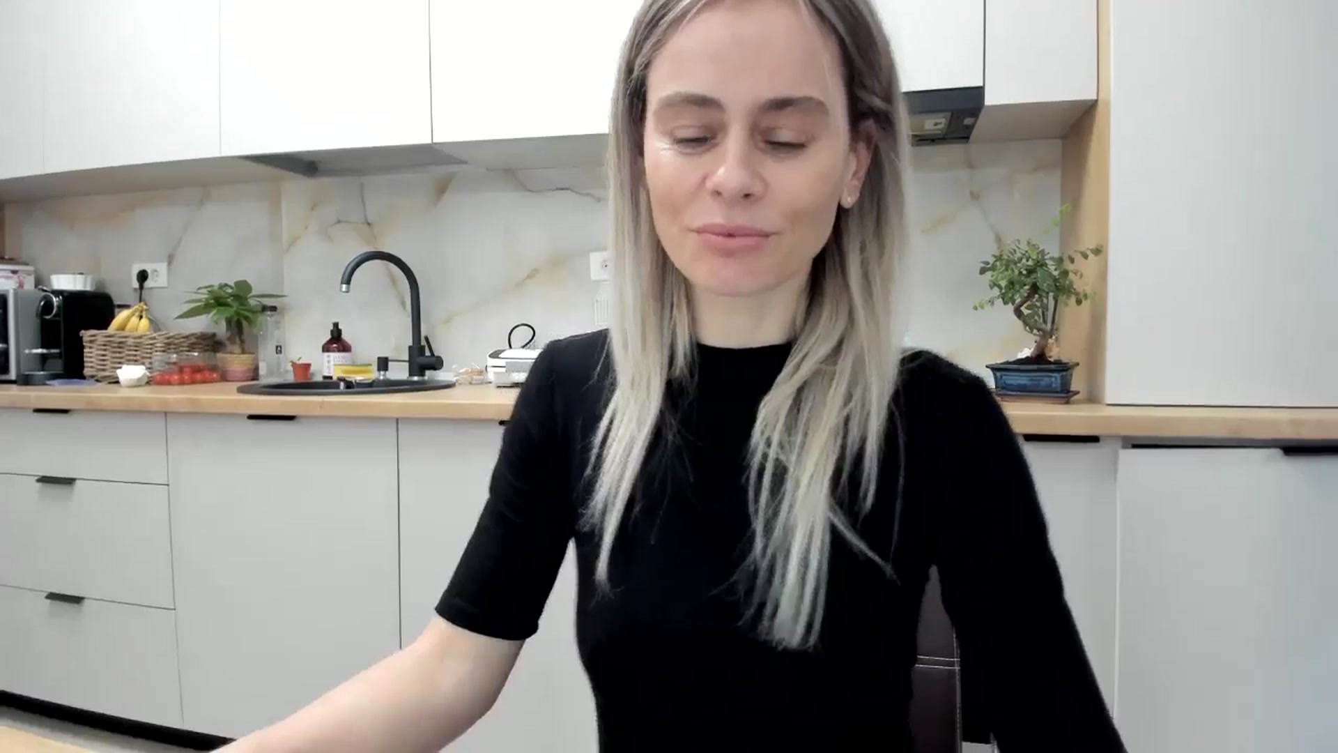 Gallery image thumbnail from DebbyPaige's myfreecams stream on, 12/16/2024, 14:38 image 19 of 20