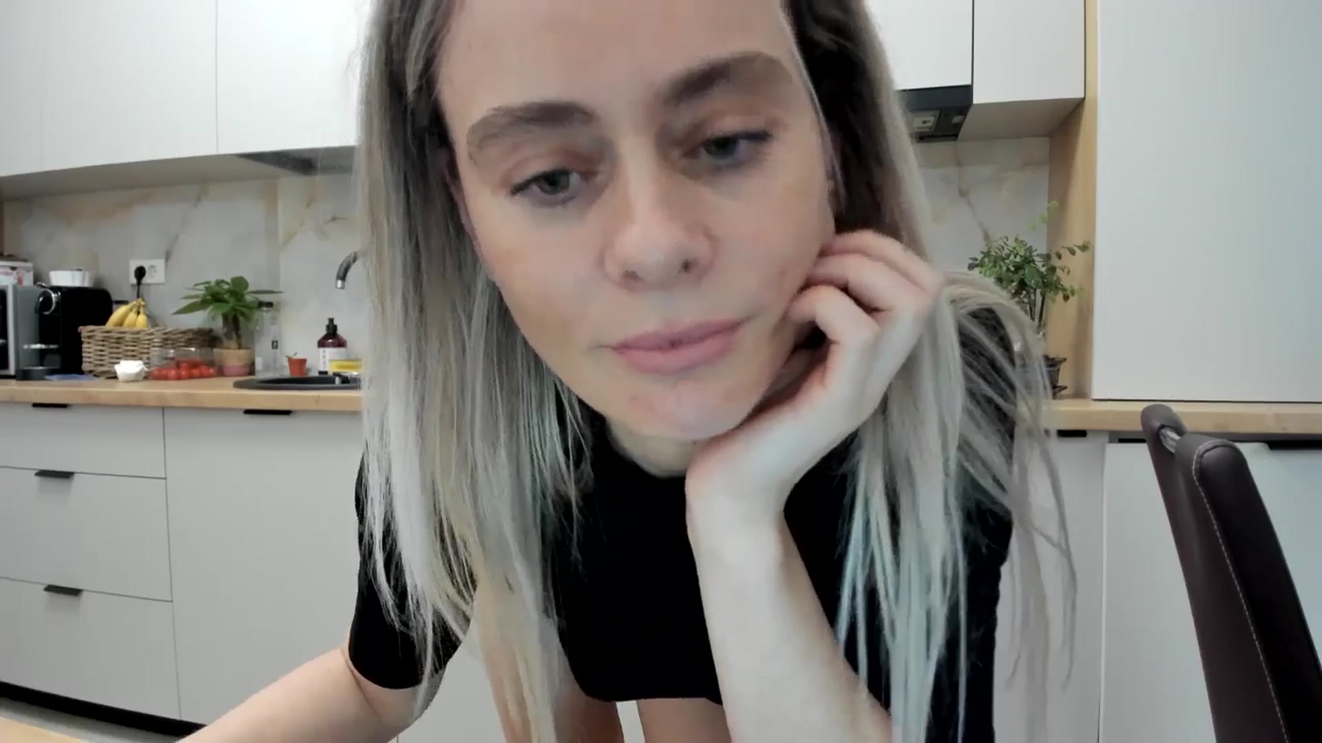 Gallery image thumbnail from DebbyPaige's myfreecams stream on, 12/16/2024, 14:38 image 18 of 20