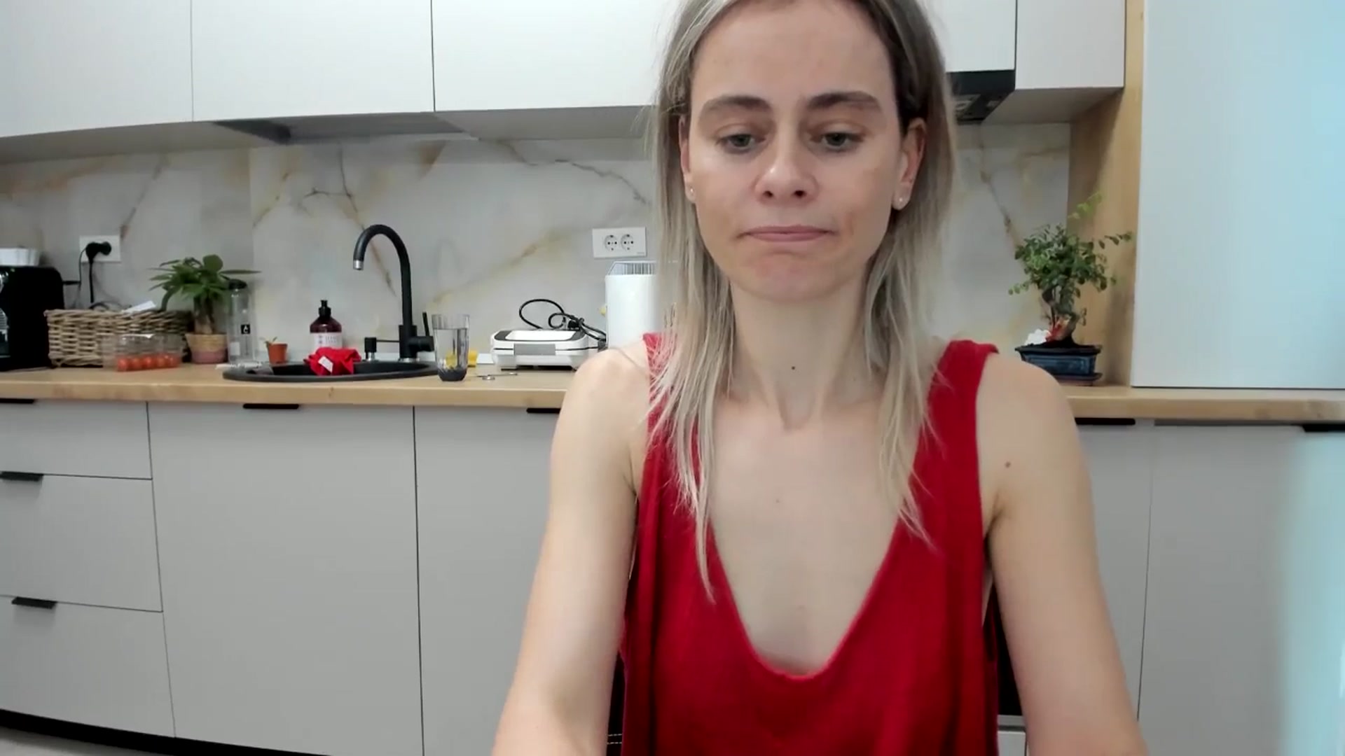 Gallery image thumbnail from DebbyPaige's myfreecams stream on, 12/17/2024, 14:54 image 8 of 20