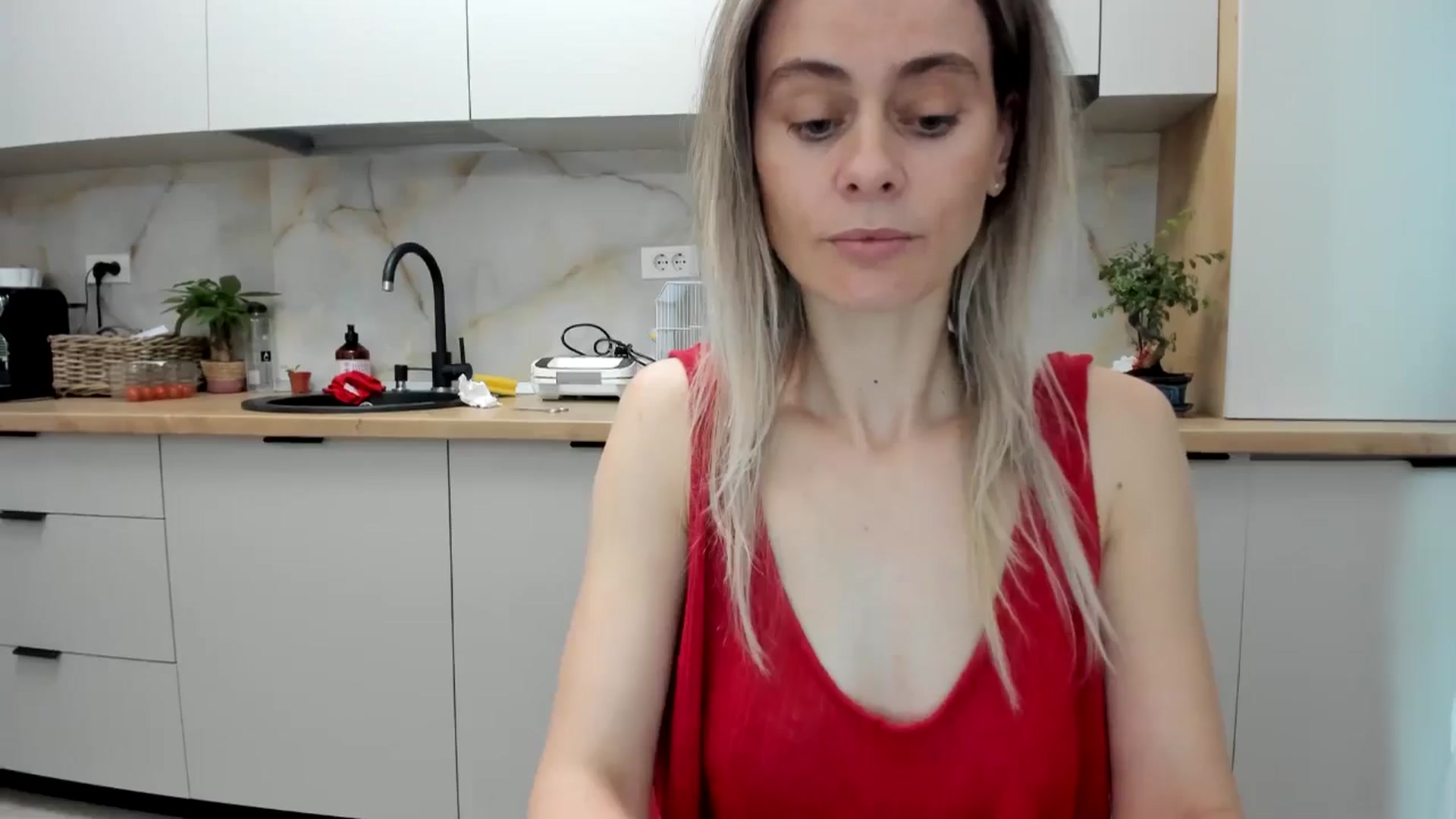 Gallery image thumbnail from DebbyPaige's myfreecams stream on, 12/17/2024, 14:54 image 13 of 20