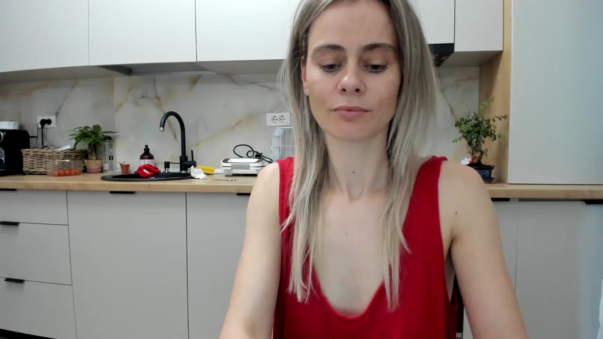 Gallery image thumbnail from DebbyPaige's myfreecams stream on, 12/17/2024, 14:54 image 16 of 20