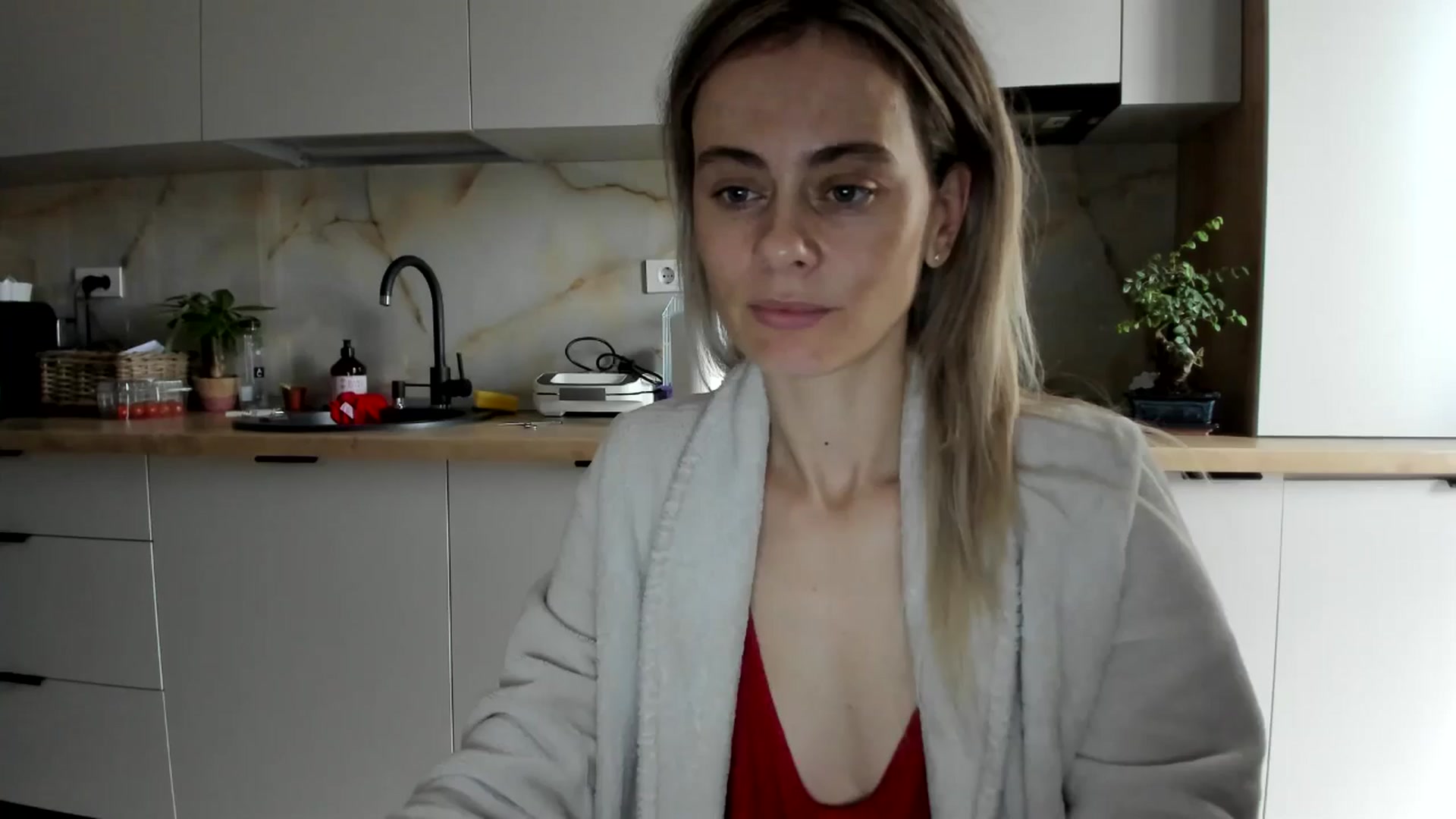 Gallery image thumbnail from DebbyPaige's myfreecams stream on, 12/17/2024, 14:54 image 2 of 20