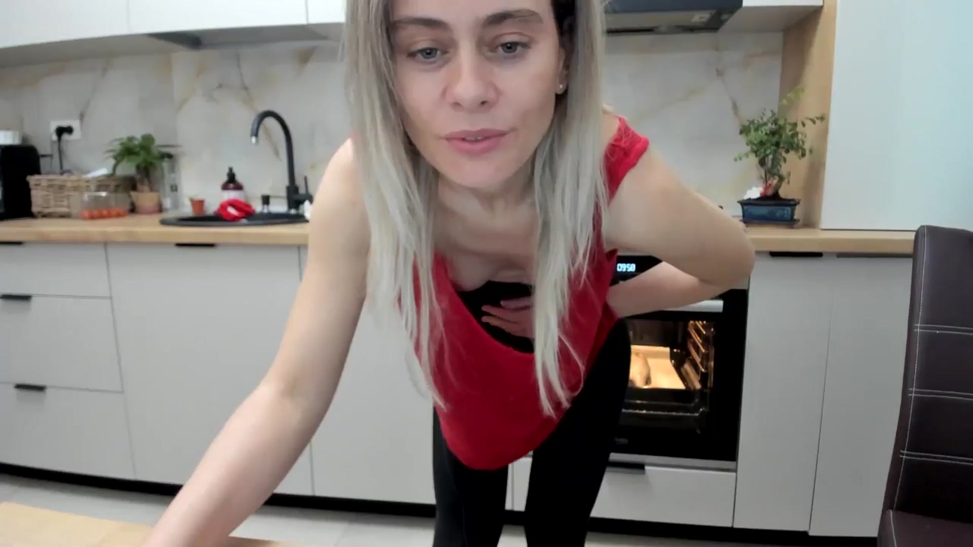 Gallery image thumbnail from DebbyPaige's myfreecams stream on, 12/17/2024, 14:54 image 14 of 20