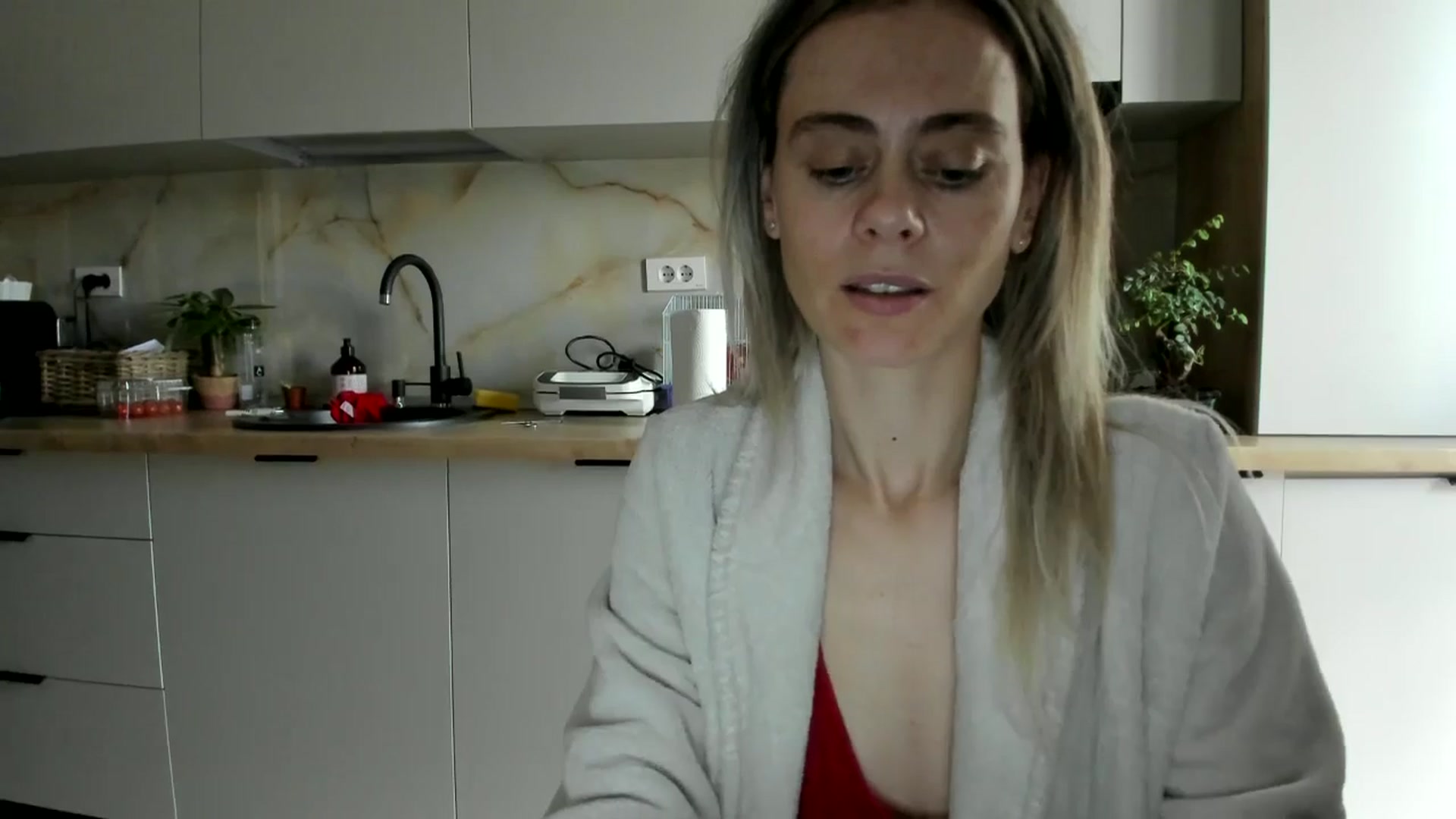 Gallery image thumbnail from DebbyPaige's myfreecams stream on, 12/17/2024, 14:54 image 3 of 20