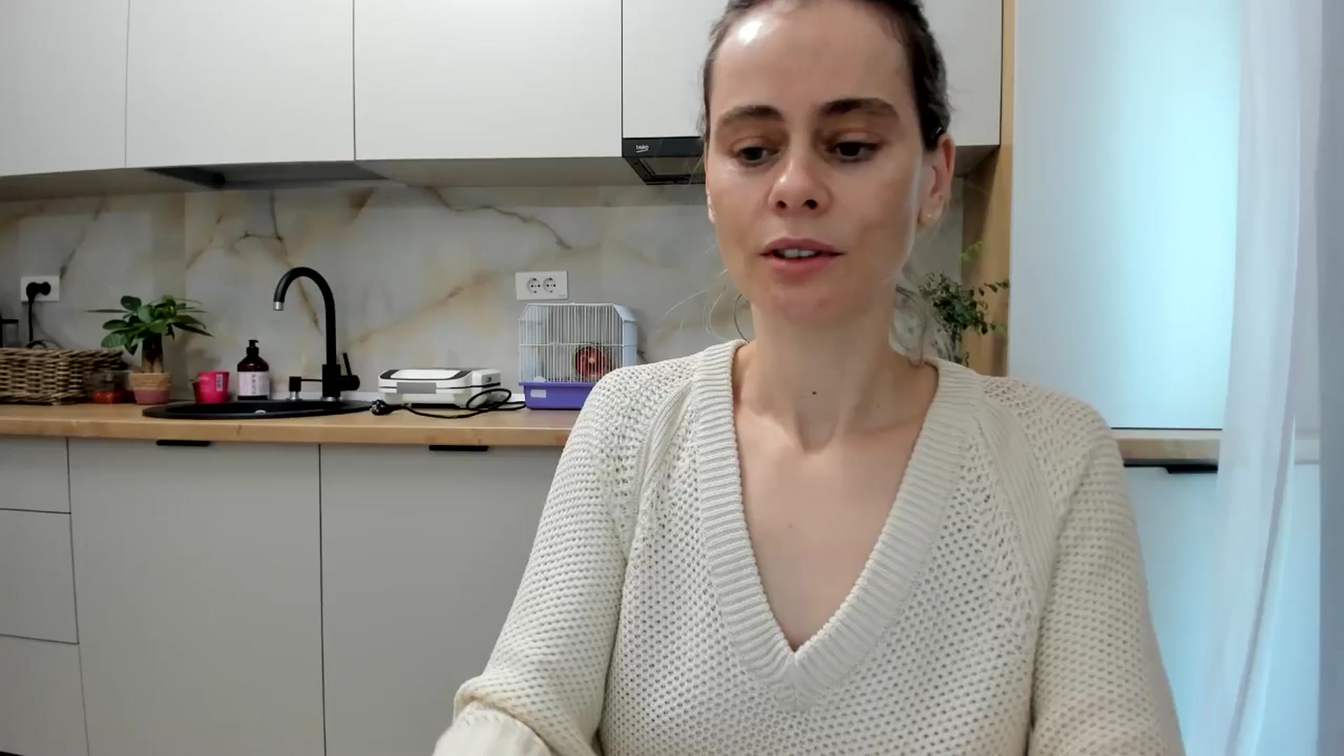 Gallery image thumbnail from DebbyPaige's myfreecams stream on, 12/18/2024, 10:51 image 1 of 20