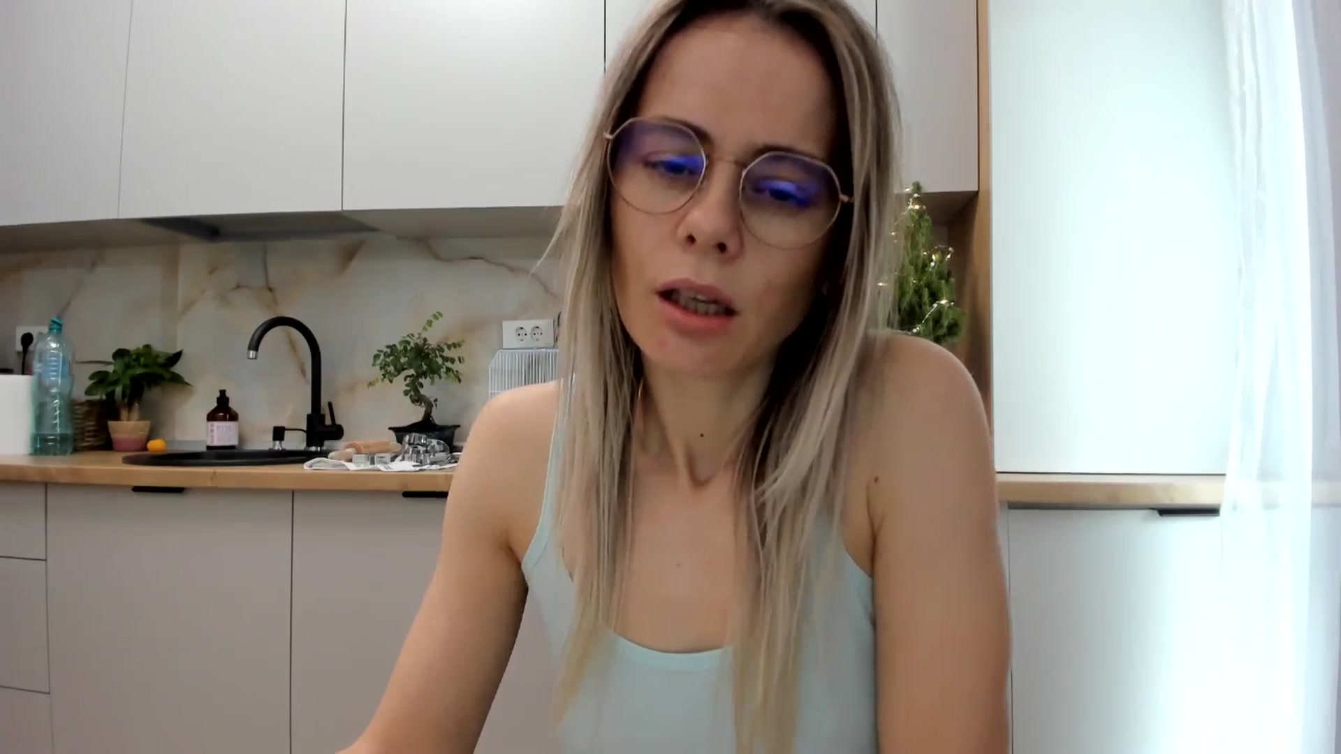 Gallery image thumbnail from DebbyPaige's myfreecams stream on, 12/23/2024, 11:34 image 5 of 20