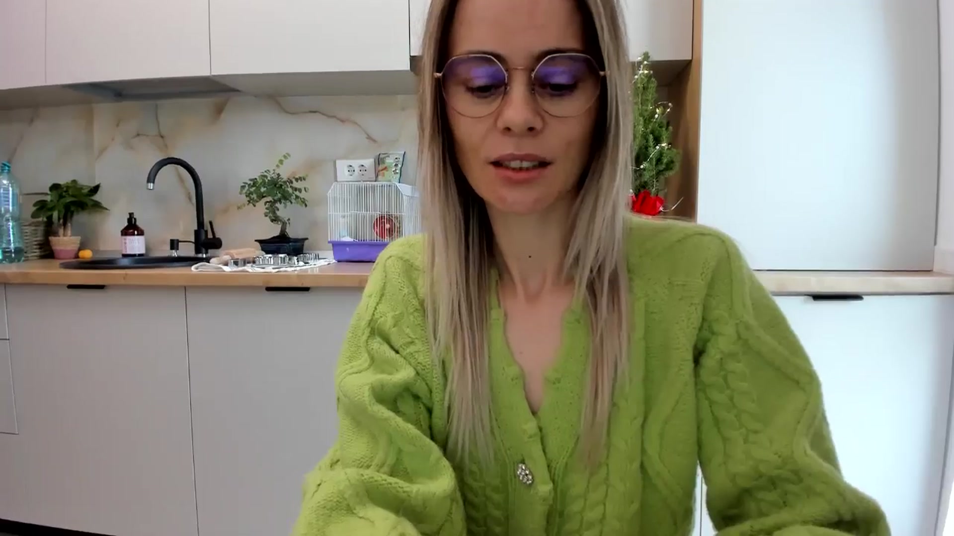 Gallery image thumbnail from DebbyPaige's myfreecams stream on, 12/23/2024, 11:34 image 20 of 20