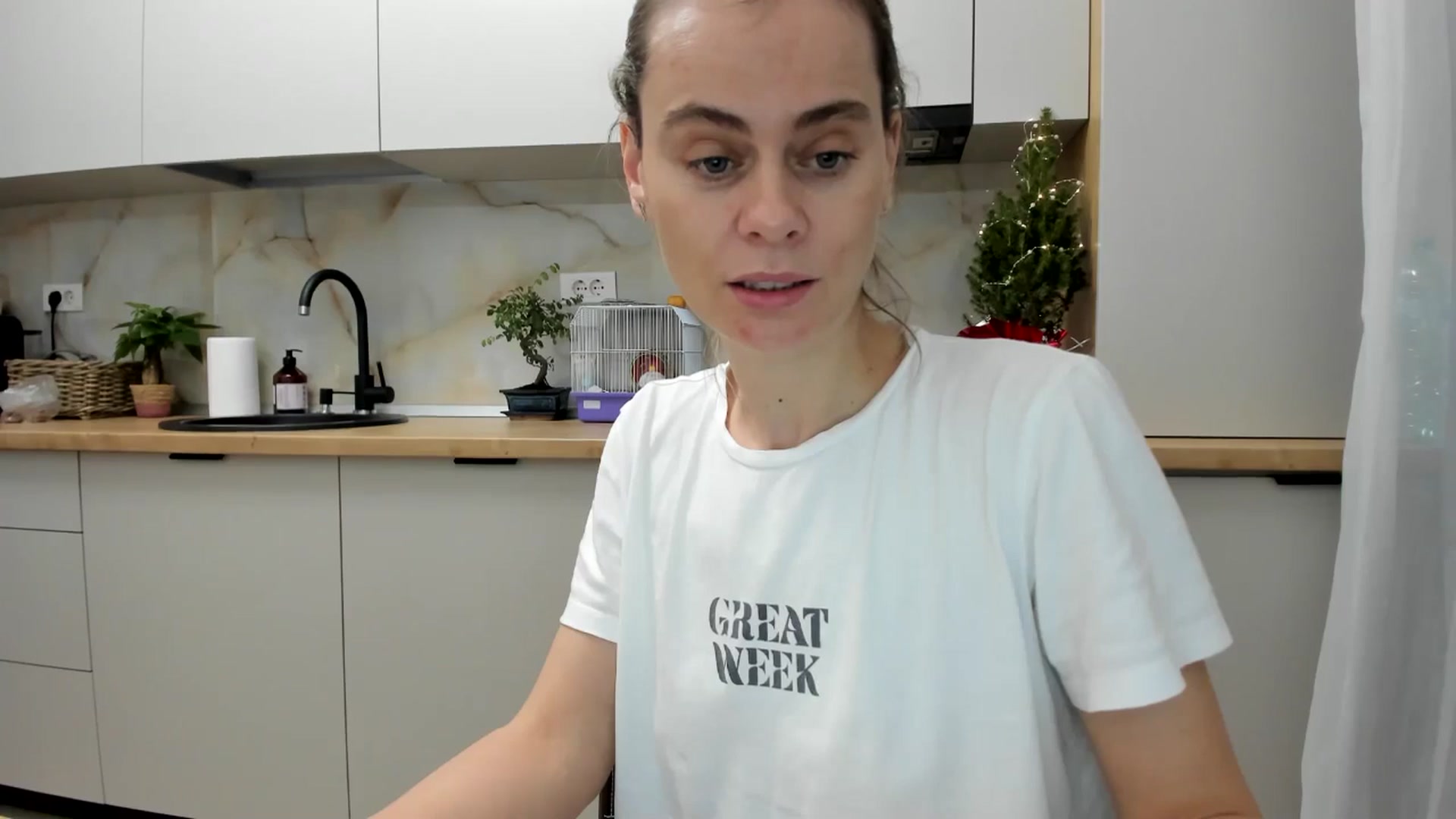 Gallery image thumbnail from DebbyPaige's myfreecams stream on, 12/27/2024, 21:17 image 11 of 20