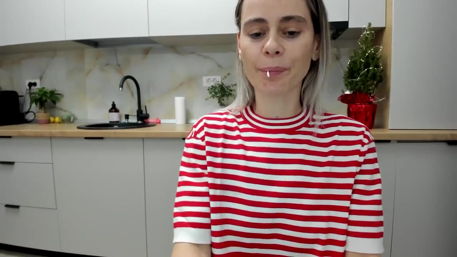 Gallery image thumbnail from DebbyPaige's myfreecams stream on, 12/29/2024, 18:28 image 19 of 20