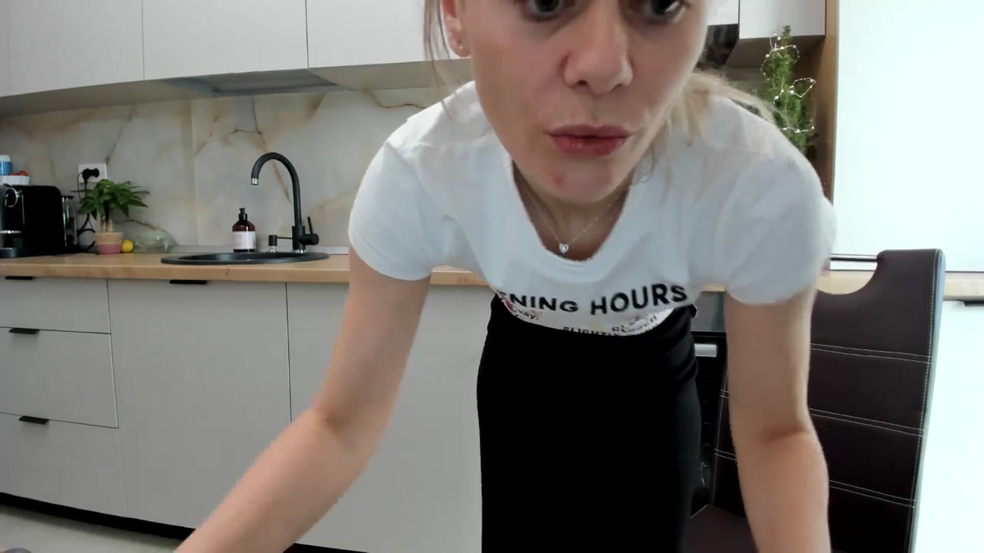 Gallery image thumbnail from DebbyPaige's myfreecams stream on, 12/30/2024, 10:51 image 9 of 20