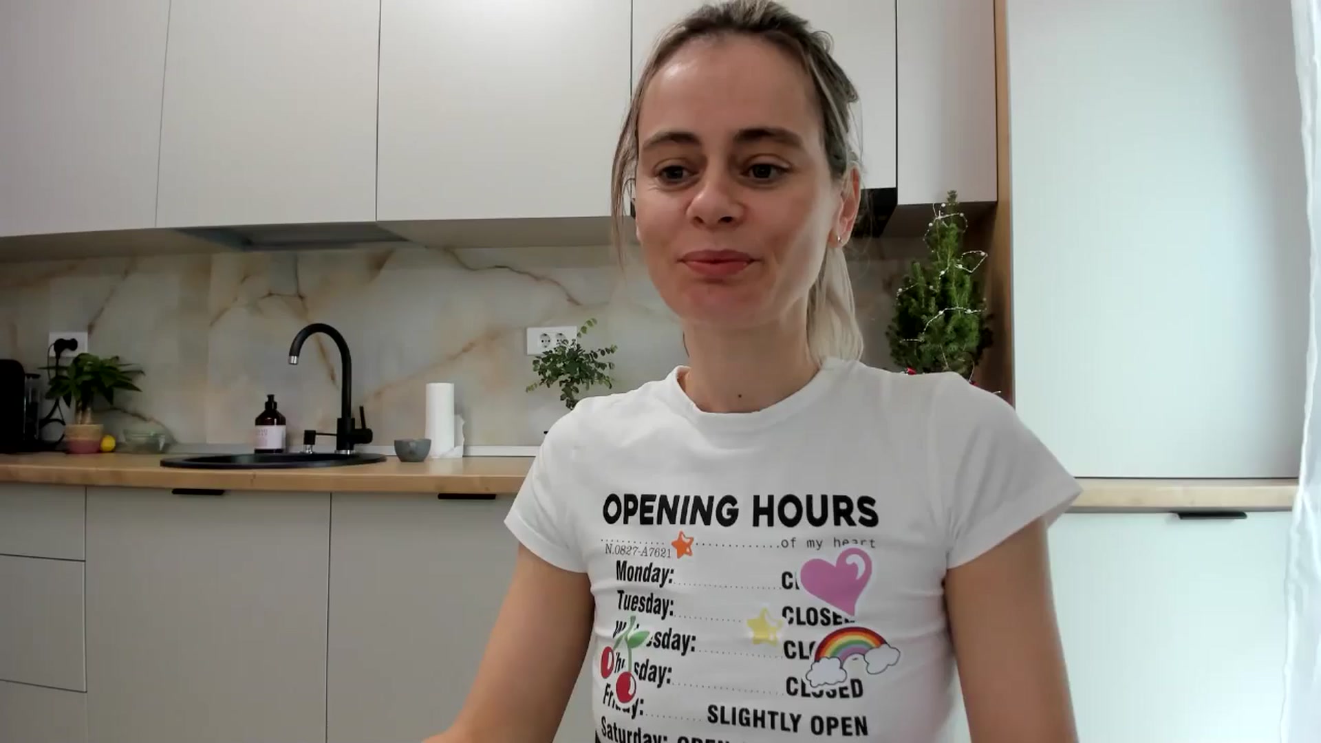 Gallery image thumbnail from DebbyPaige's myfreecams stream on, 12/30/2024, 10:51 image 1 of 20