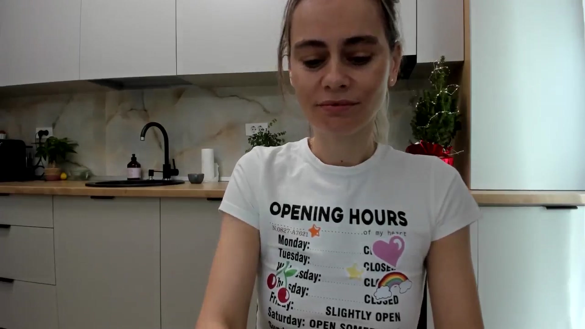 Gallery image thumbnail from DebbyPaige's myfreecams stream on, 12/30/2024, 10:51 image 5 of 20