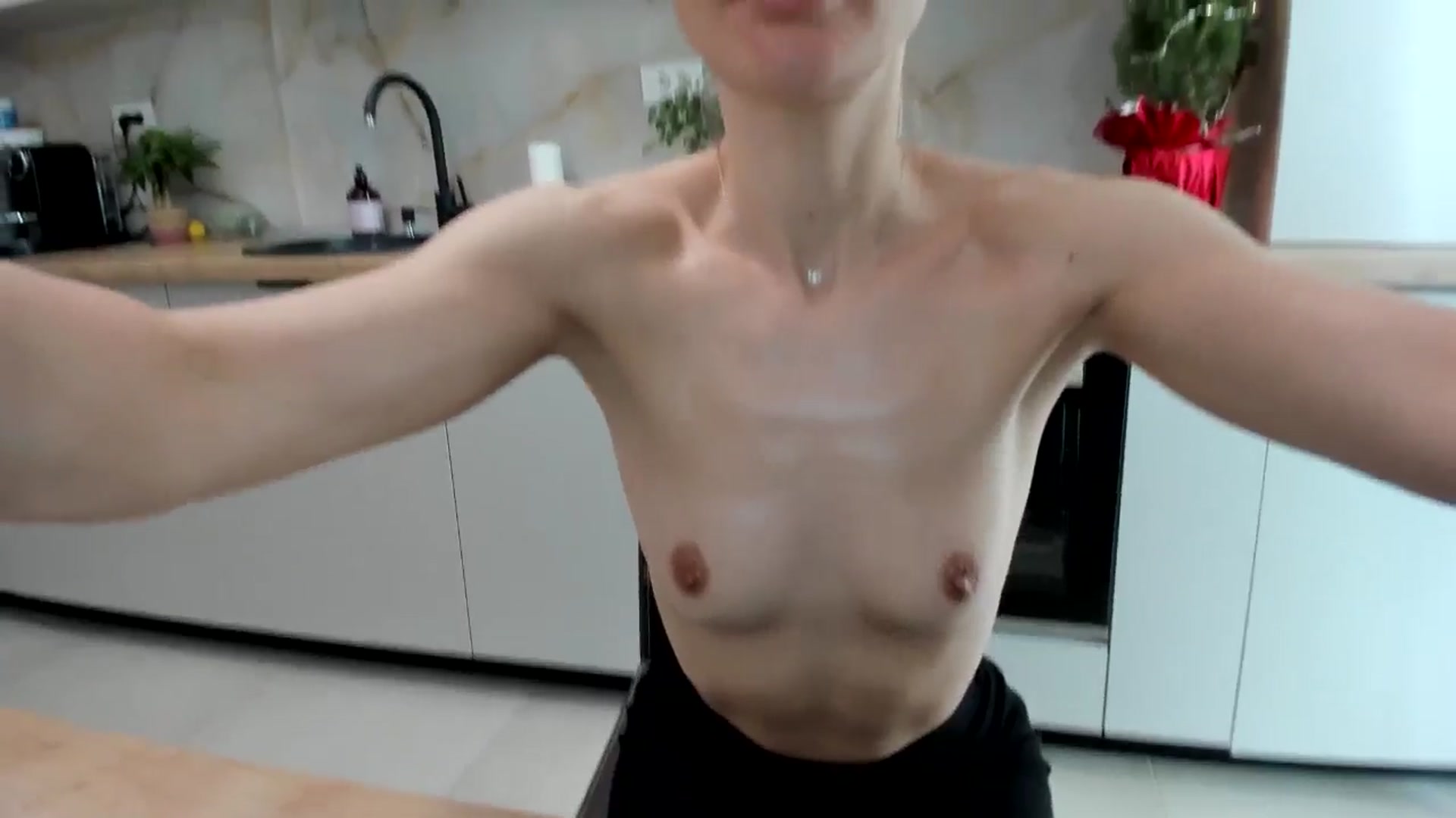 Gallery image thumbnail from DebbyPaige's myfreecams stream on, 12/30/2024, 10:51 image 16 of 20