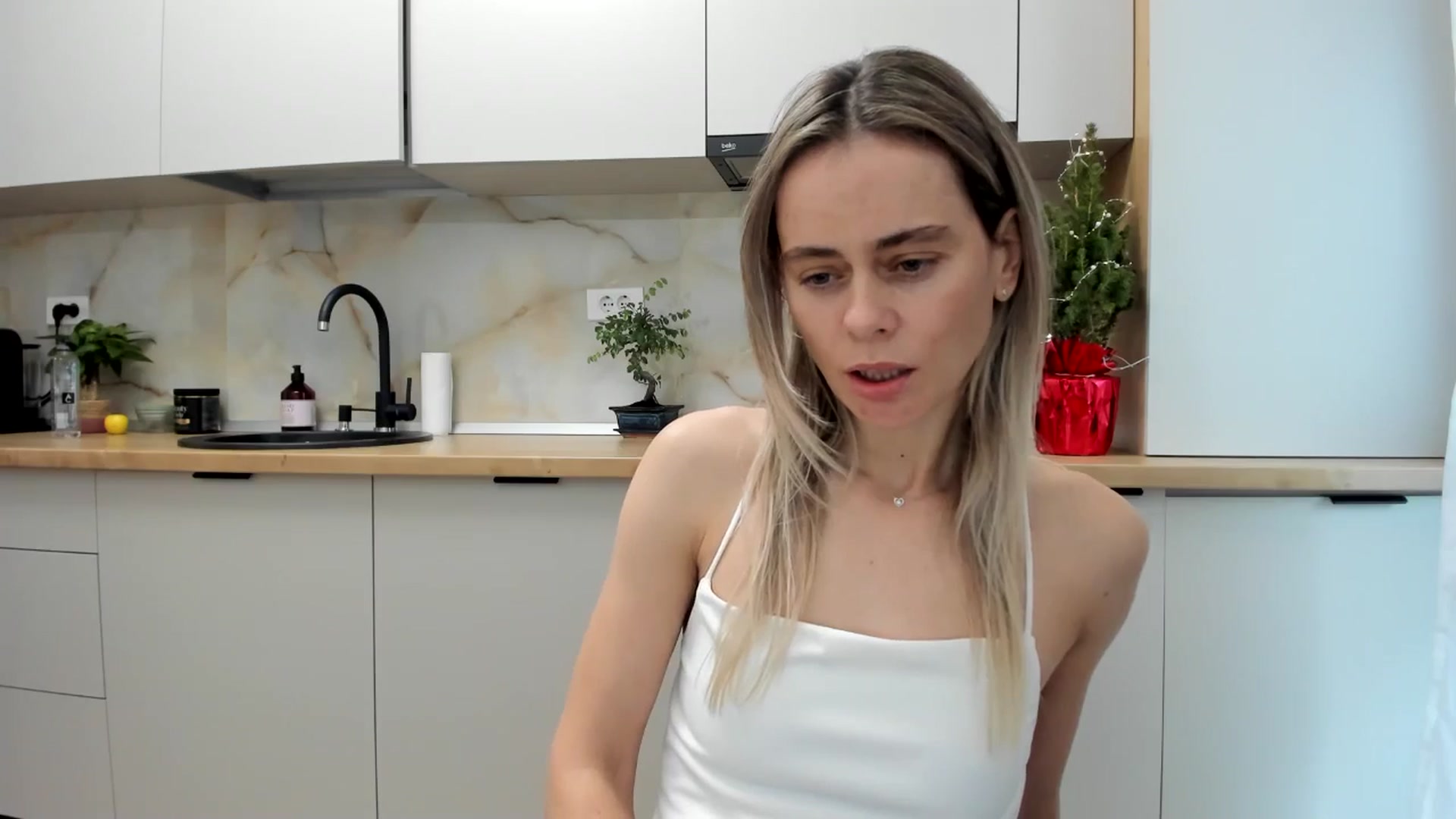 Gallery image thumbnail from DebbyPaige's myfreecams stream on, 12/31/2024, 13:19 image 10 of 20
